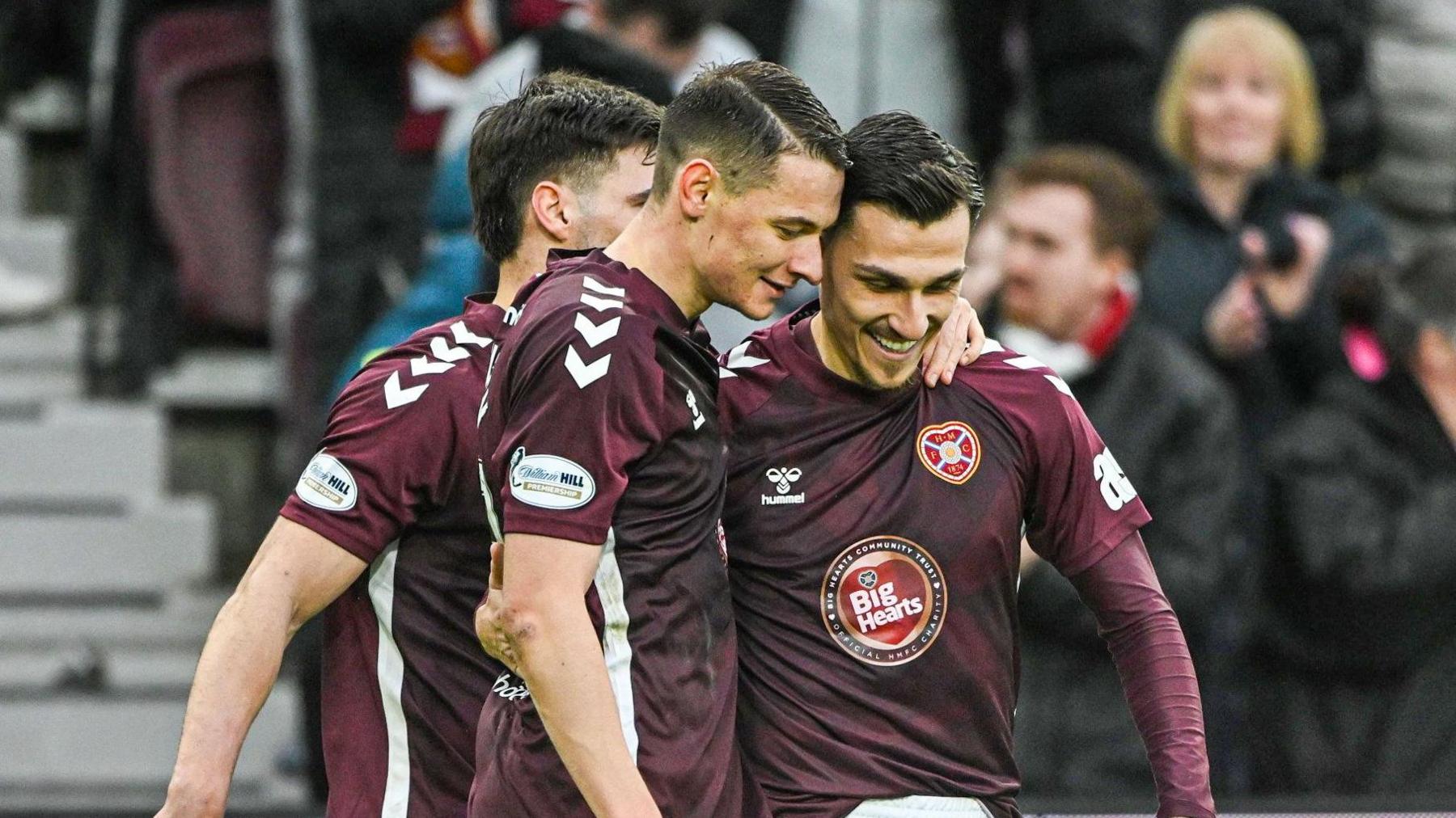 Islam Chesnokov celebrates with Alexandros Kyziridis 