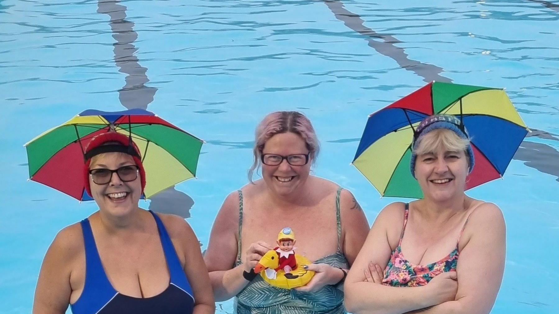 Helen cross and her friend inside the Lido 