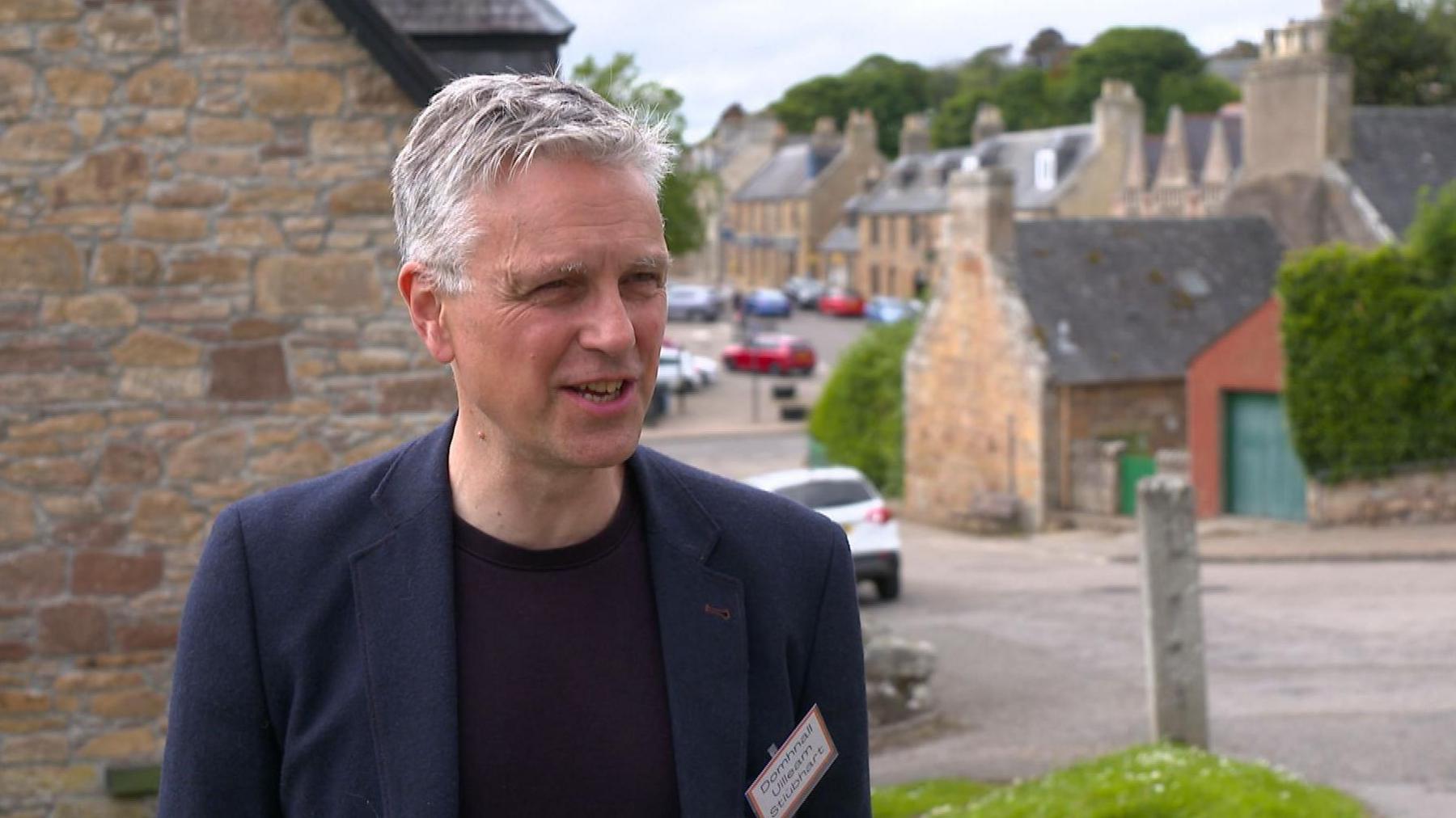 Dr Dòmhnall Uilleam Stiubhart