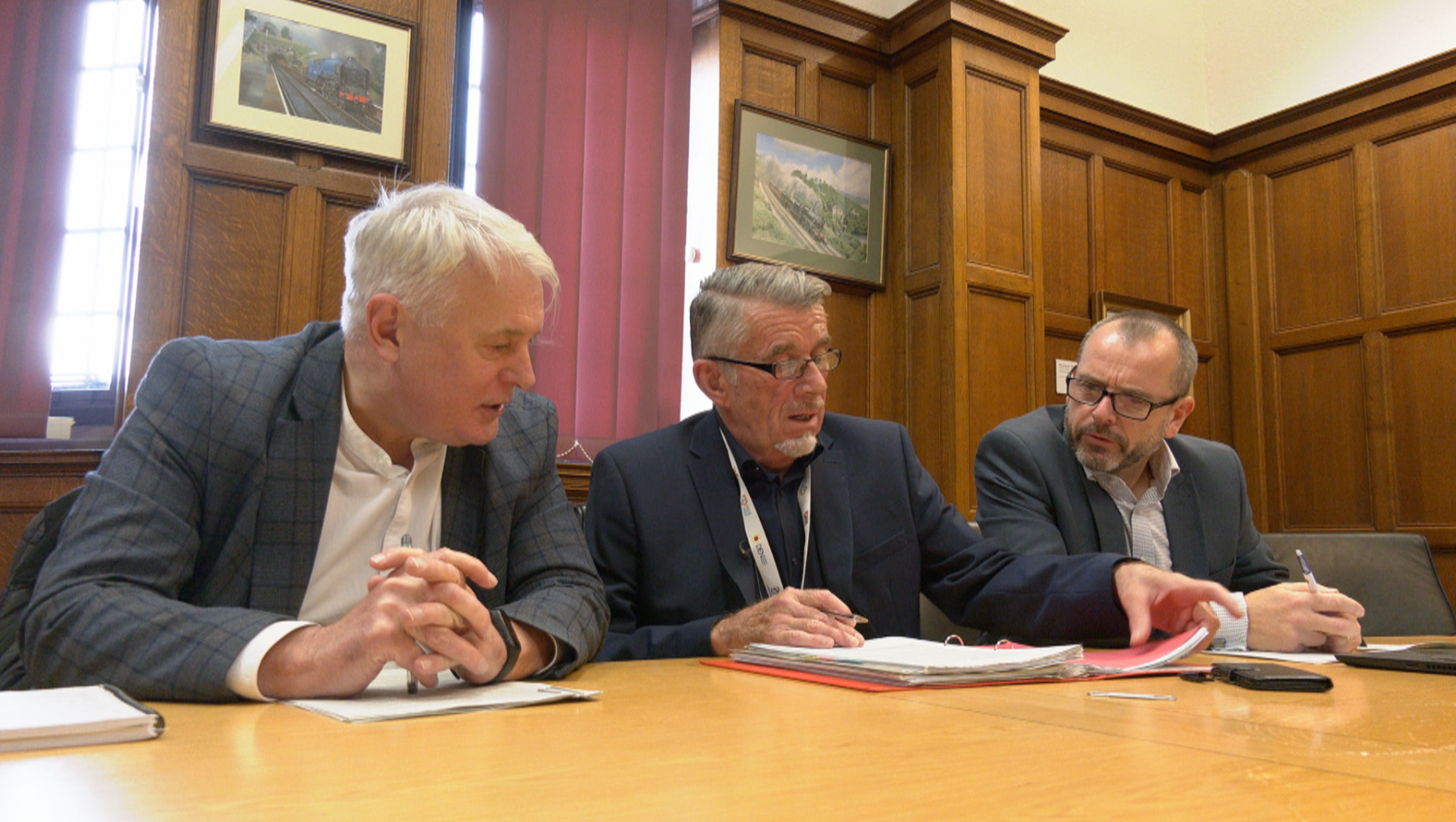 Coventry City Council leader George Duggins and cabinet member for finance Richard Brown at a meeting in the Council House