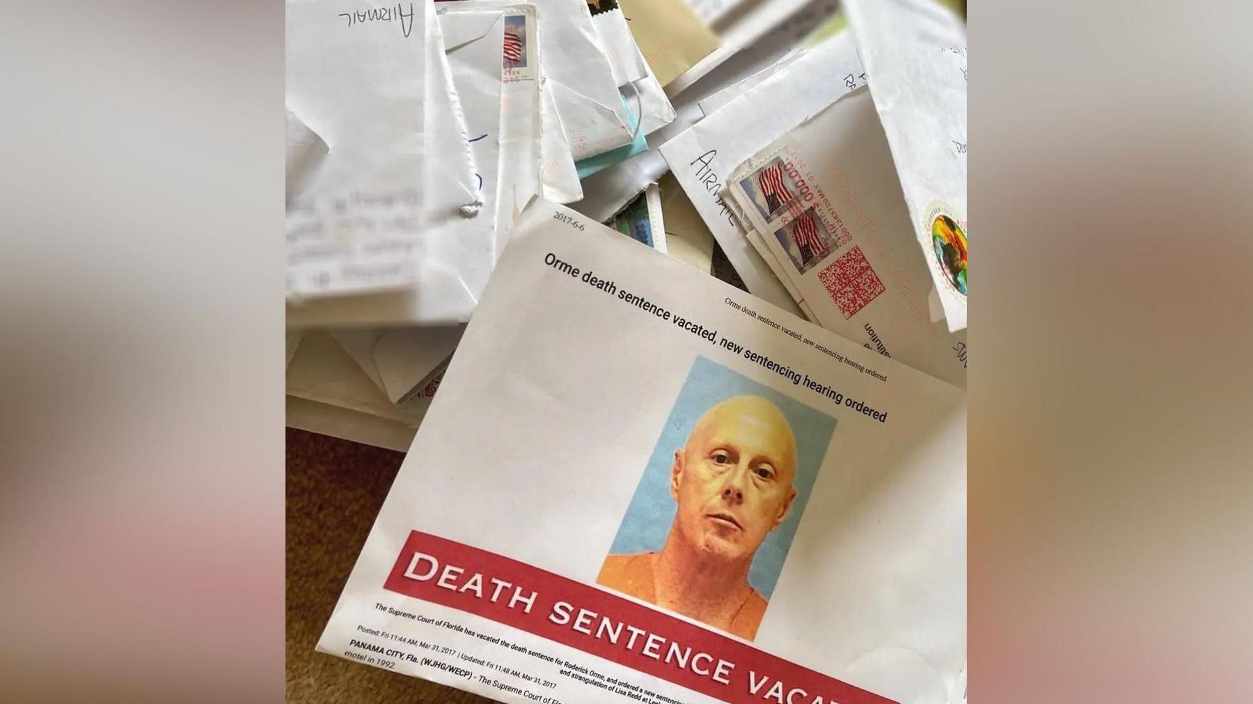 Llun pentwr o lythyrau rhwng Rhys ac Orme