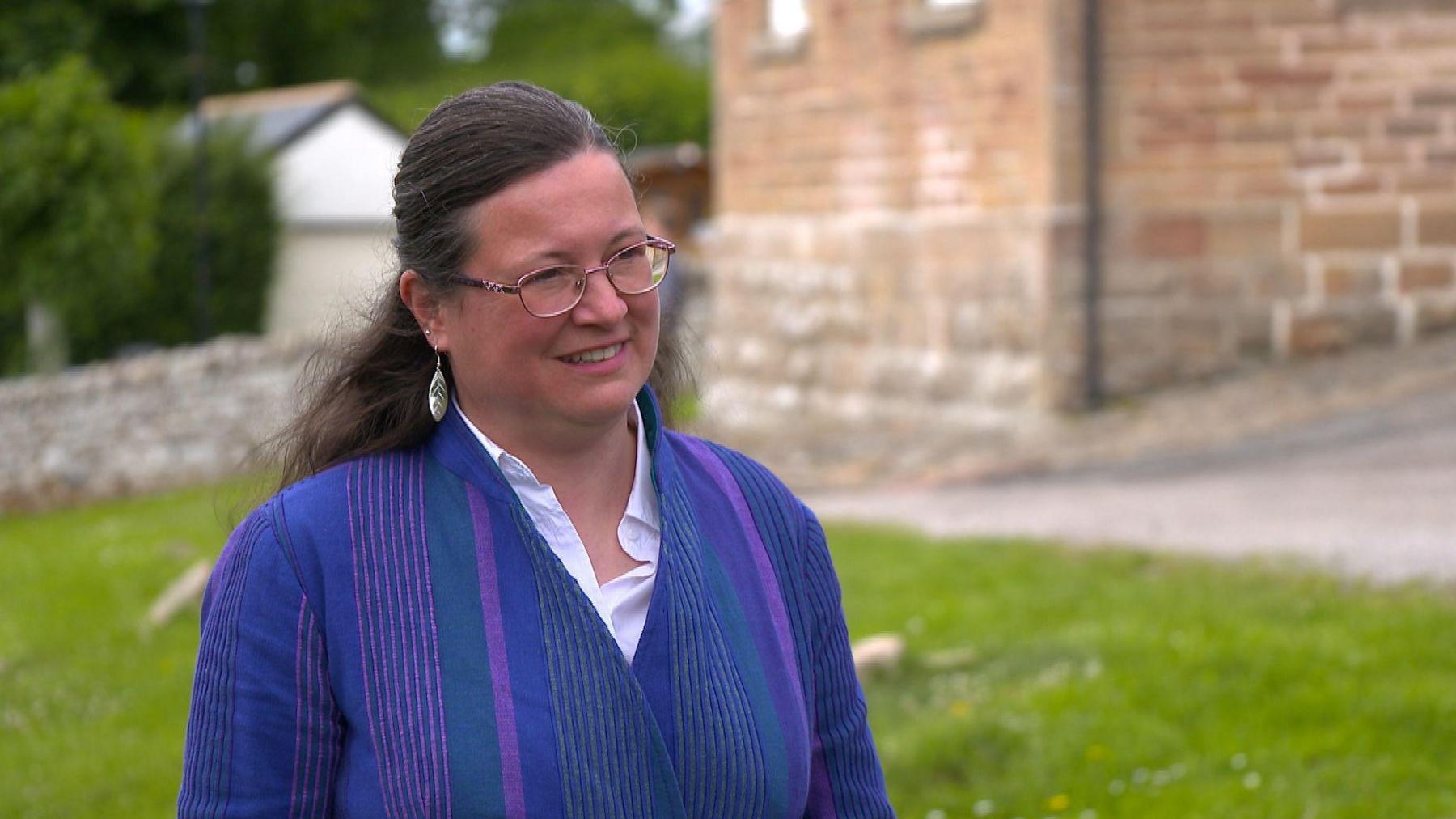 An Dr Elizabeth Ritchie