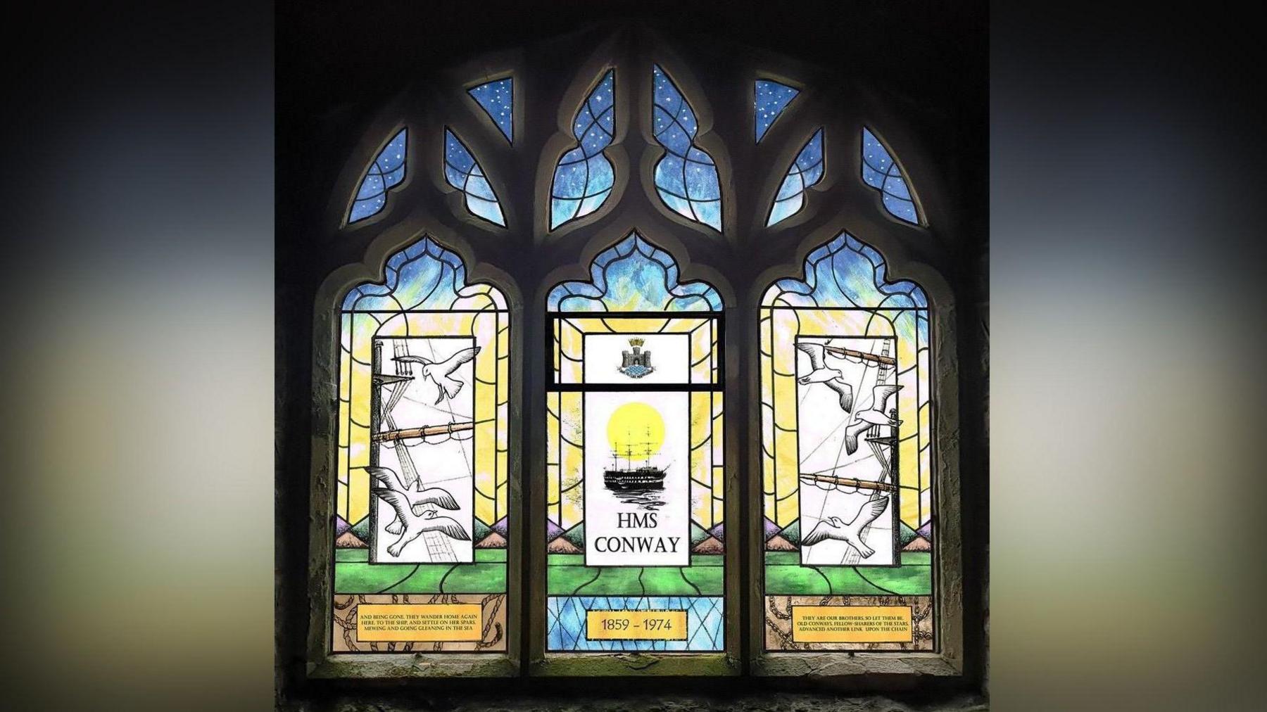 Ffenestr wydr liw newydd