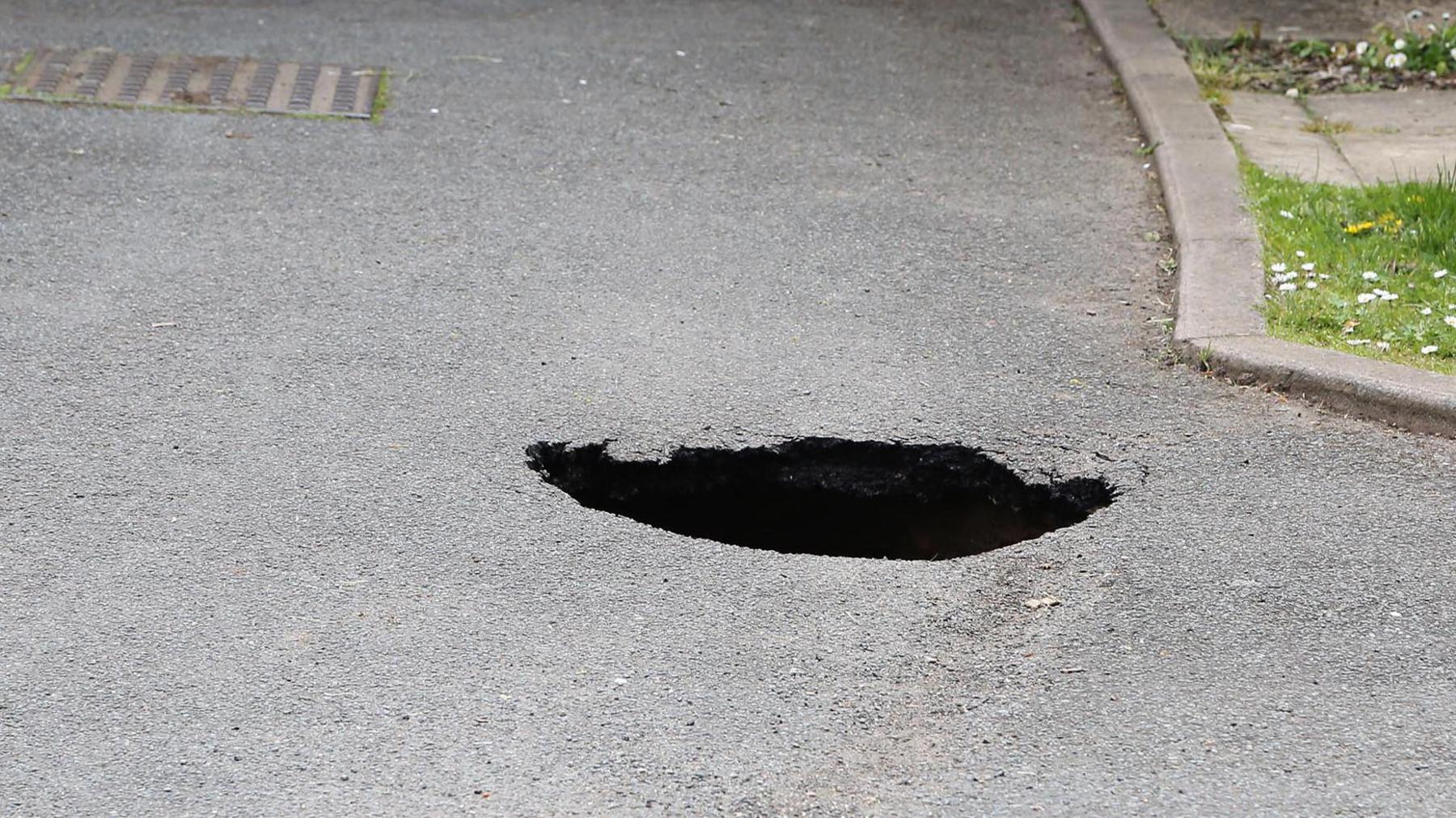 Hole in road in Welwyn Garden City