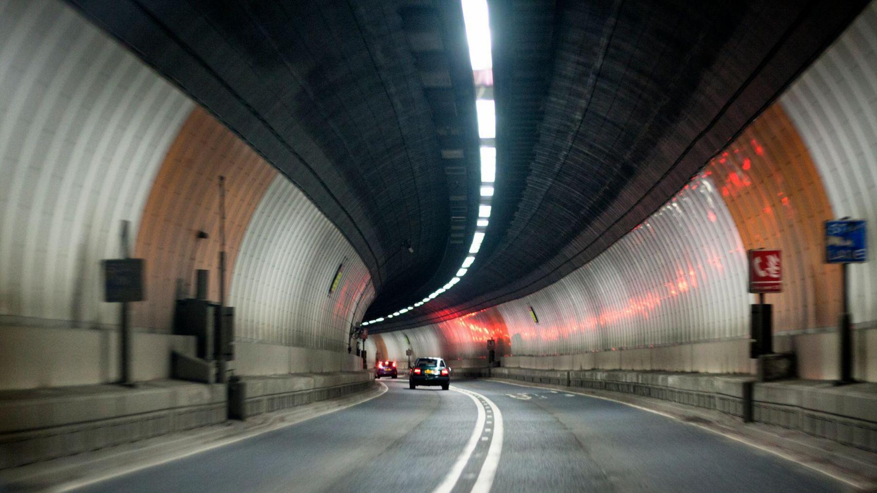 Càraichean ann an tunail