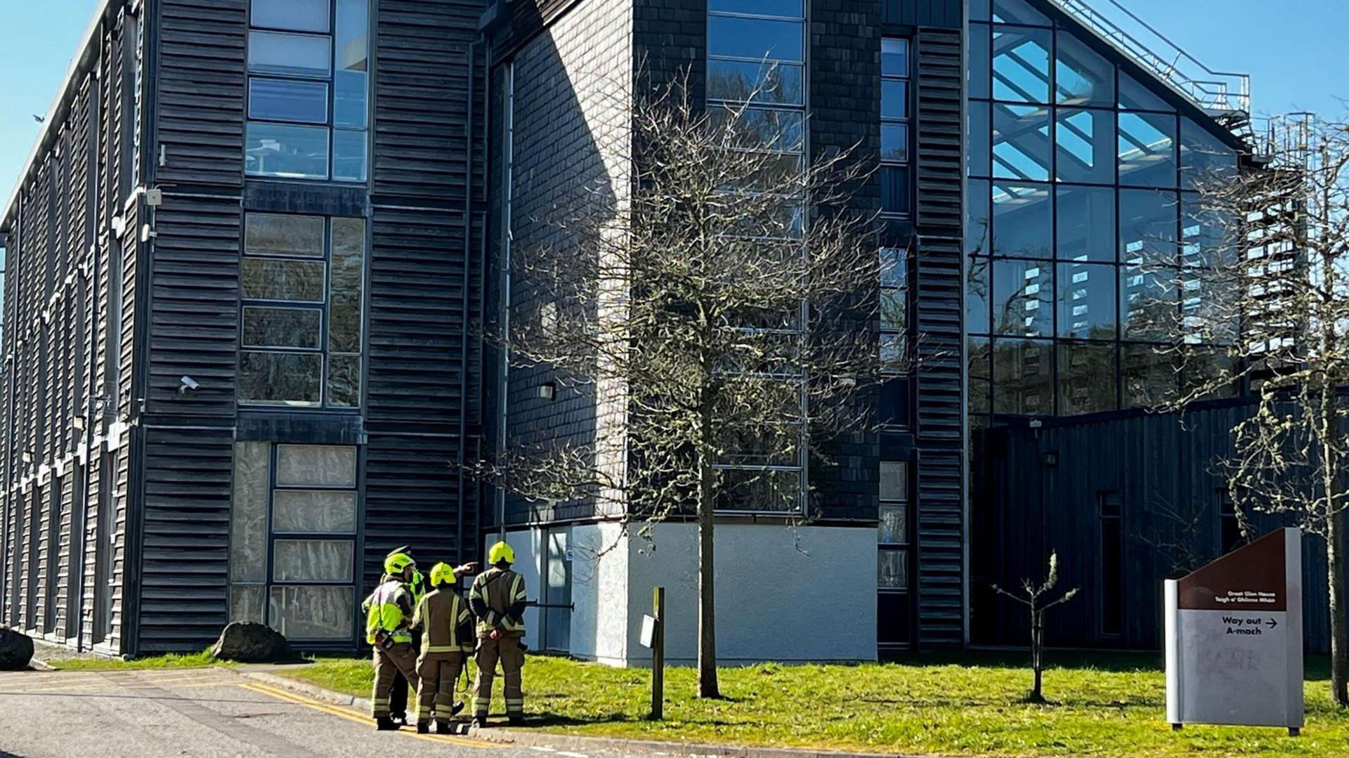 Luchd-smàlaidh aig Taigh a' Ghlinne Mhòir