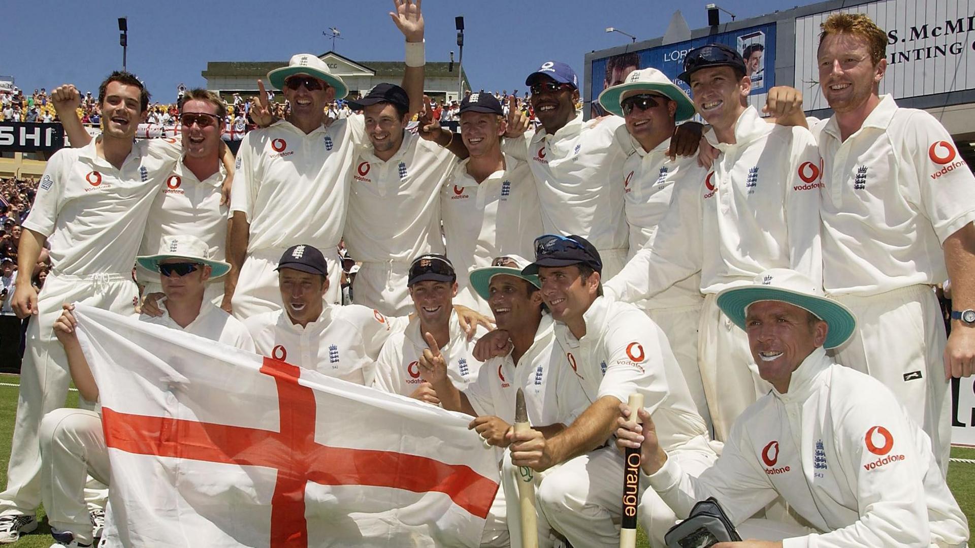 England celebrate winning the final Ashes Test in 2003