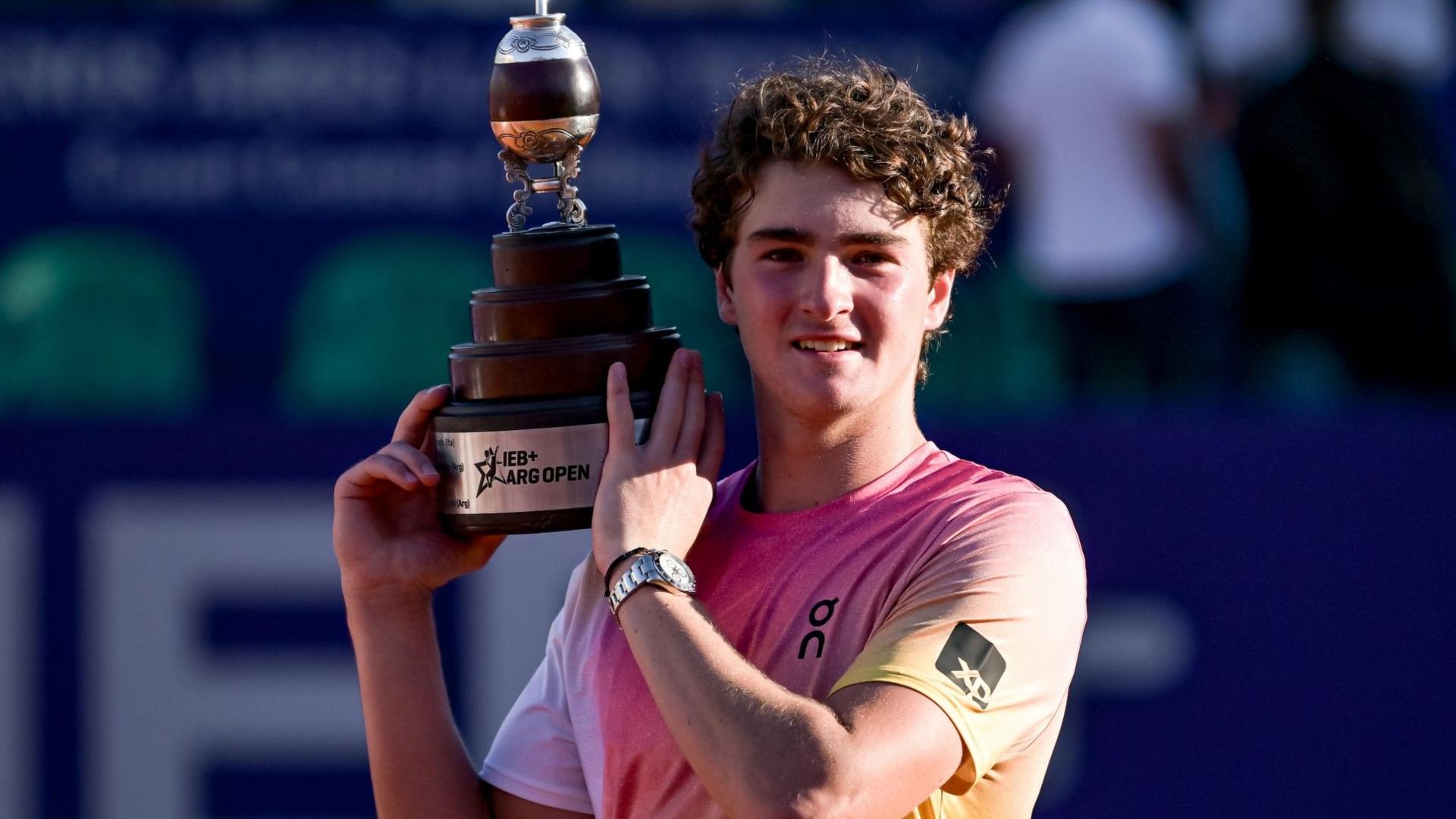 Joao Fonseca with the Argentina Open trophy