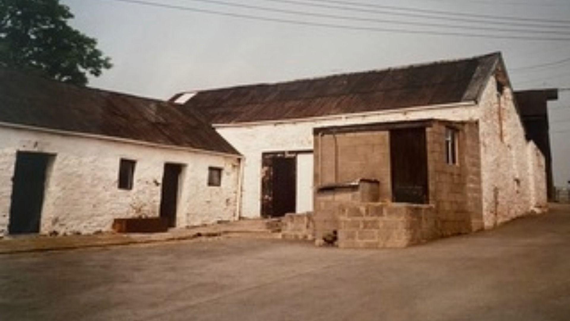 Hen lun o fferm a stondin llaeth