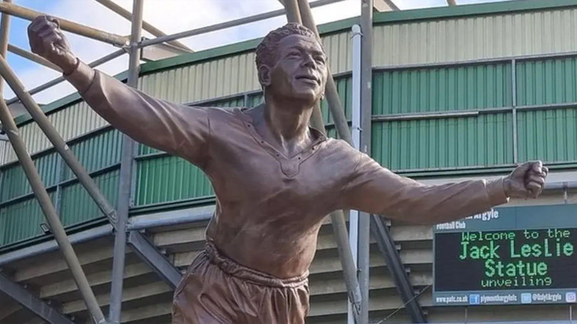 Statue of Jack Leslie