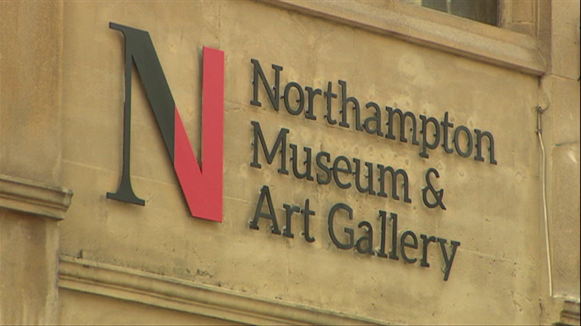 The sign of Northampton Museum and Art Gallery above the entrance to the site.