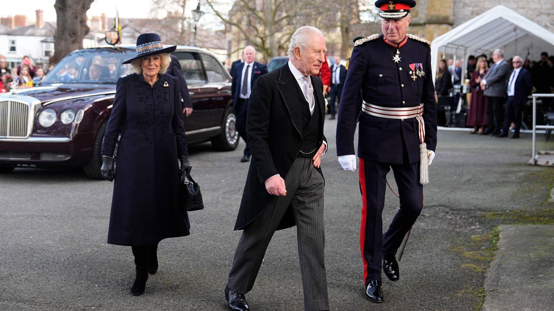 Y Brenin Charles a'r Frenhines Camilla