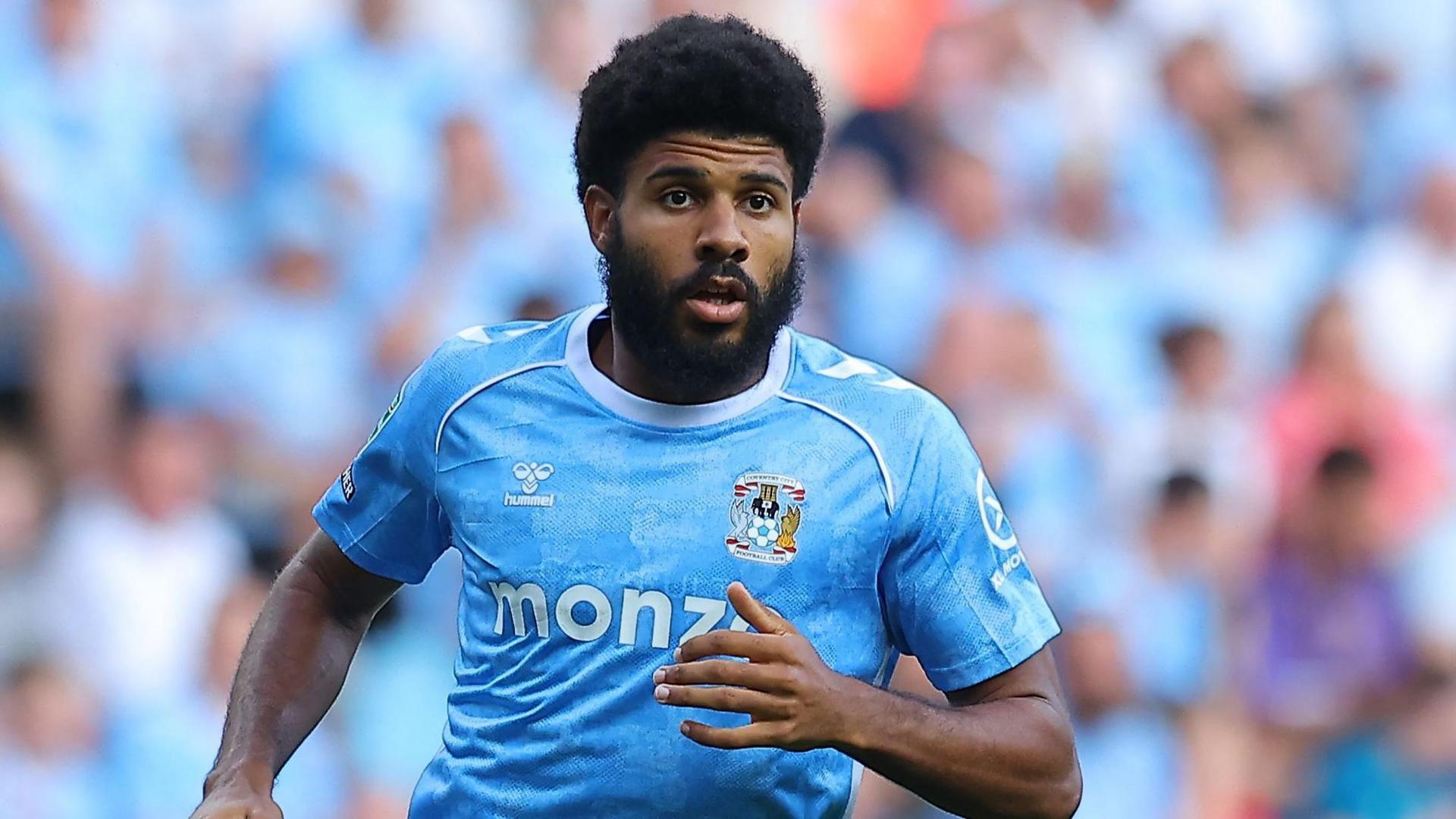 Ellis Simms in action for Coventry City.