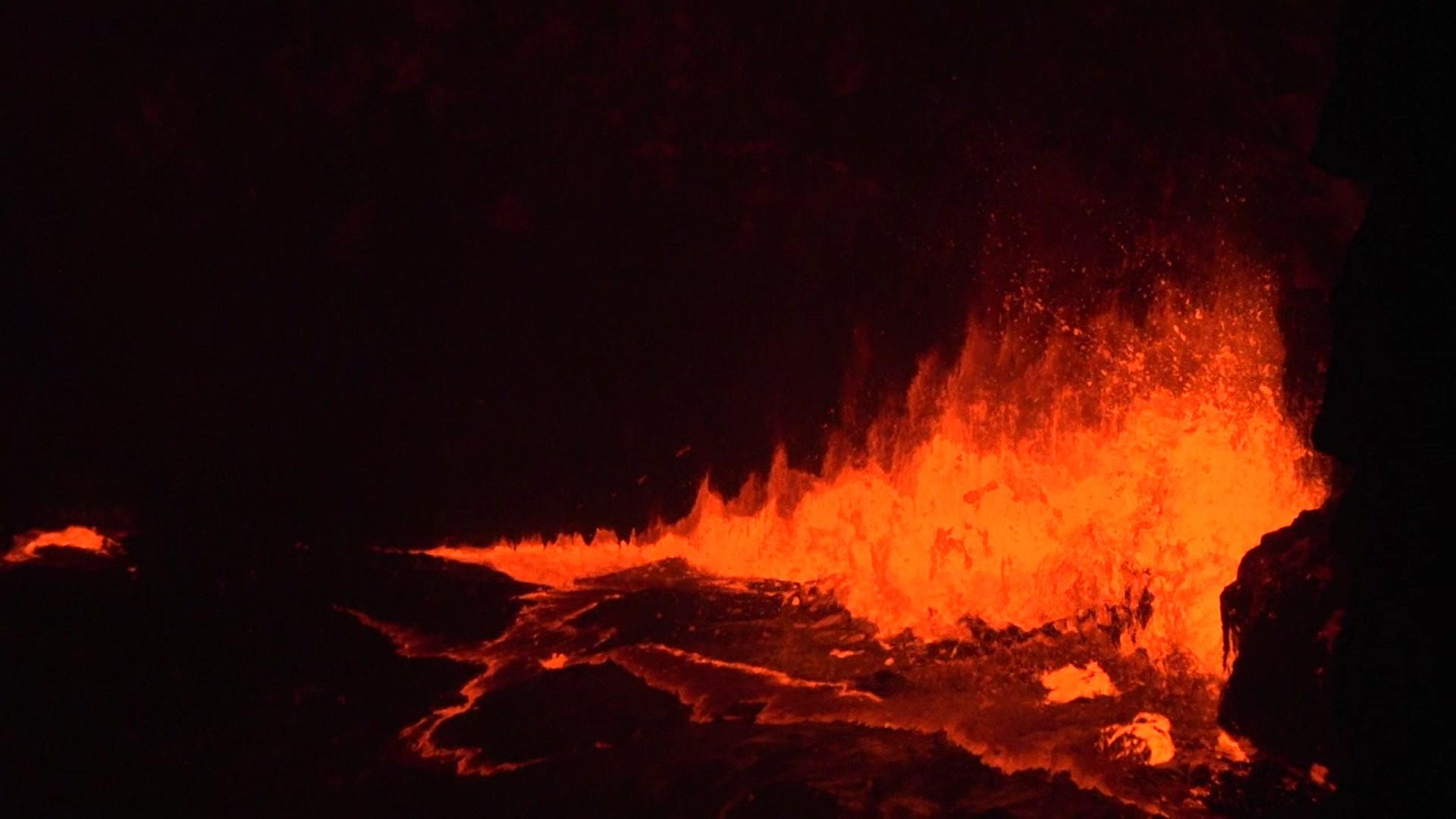 Volcano lava lake eruption