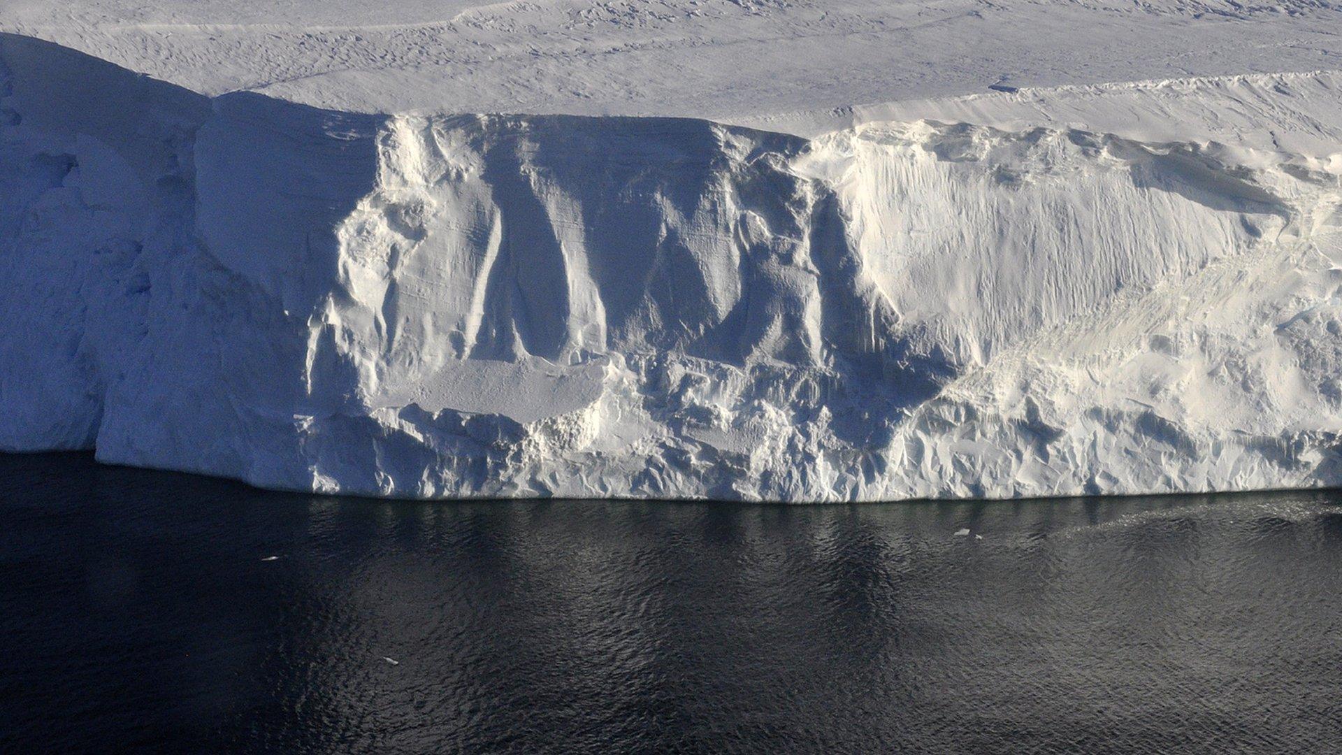 Cliffs of ice