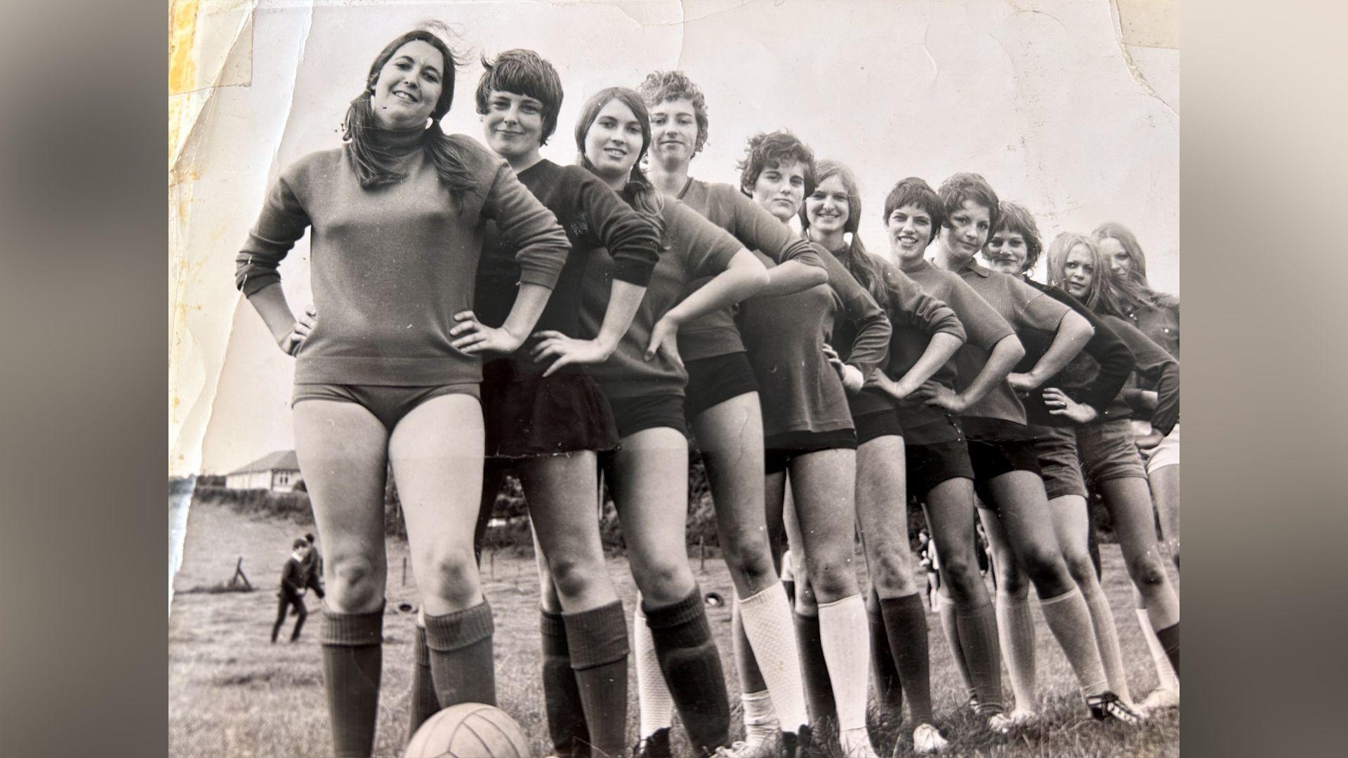 Mai Griffith a'r Prestatyn Ladies