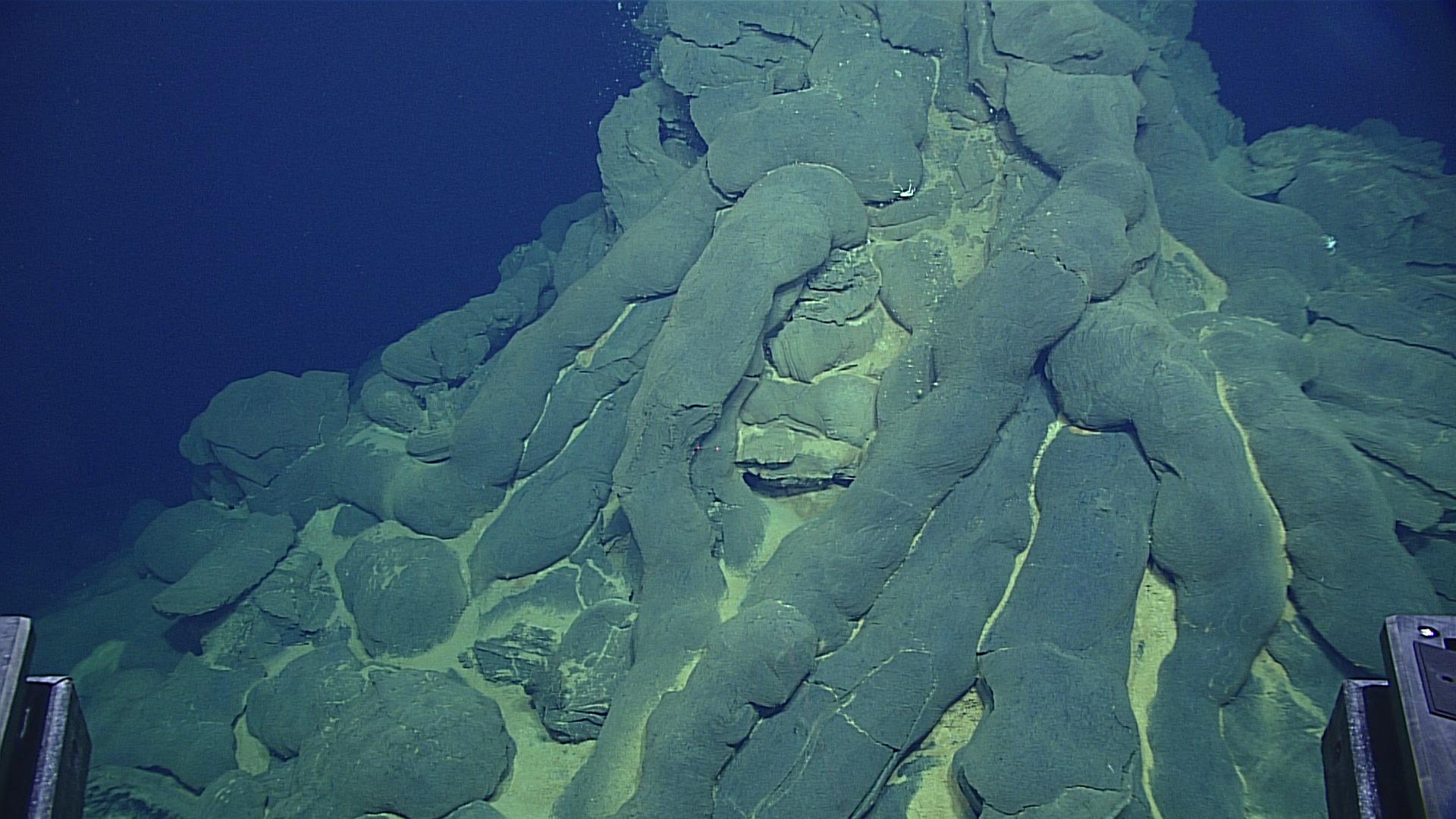 Pillow lava