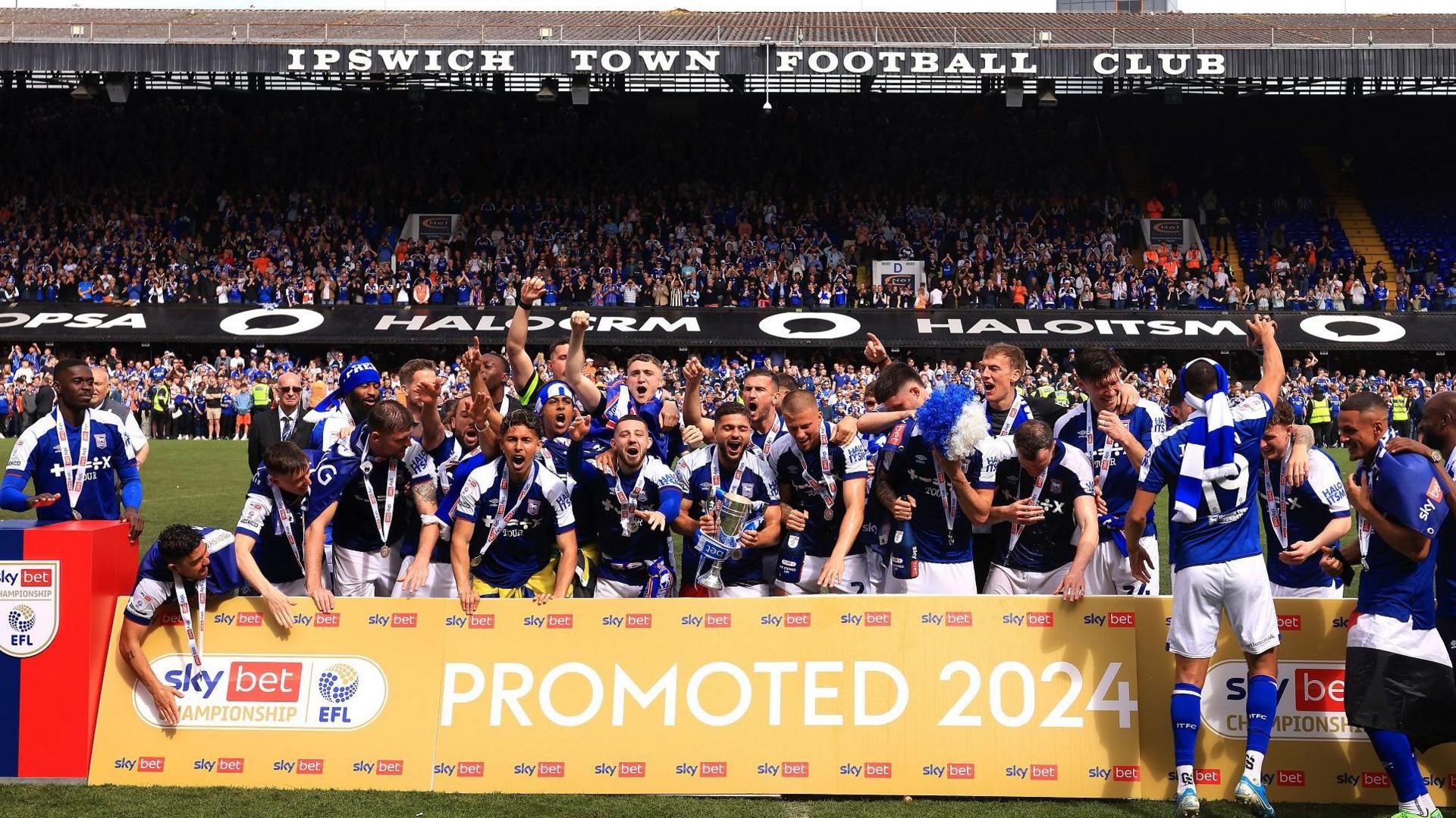 Ipswich celebrate promotion