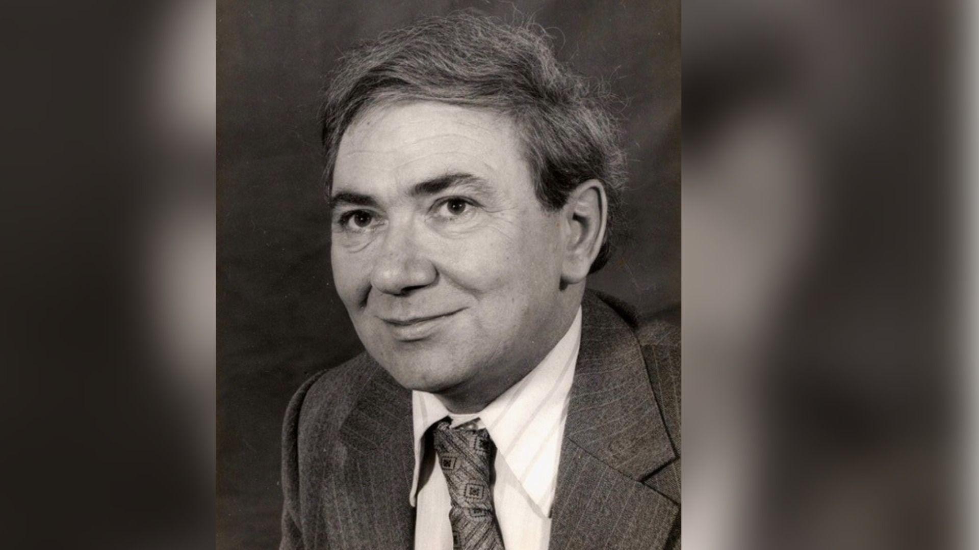 Llun o wyneb T. Glynne Davies