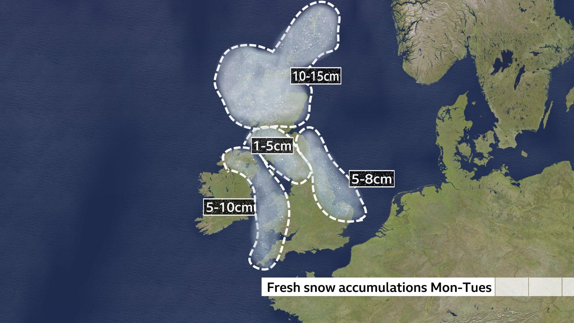 Map showing expected snow in the UK on Monday and Tuesday