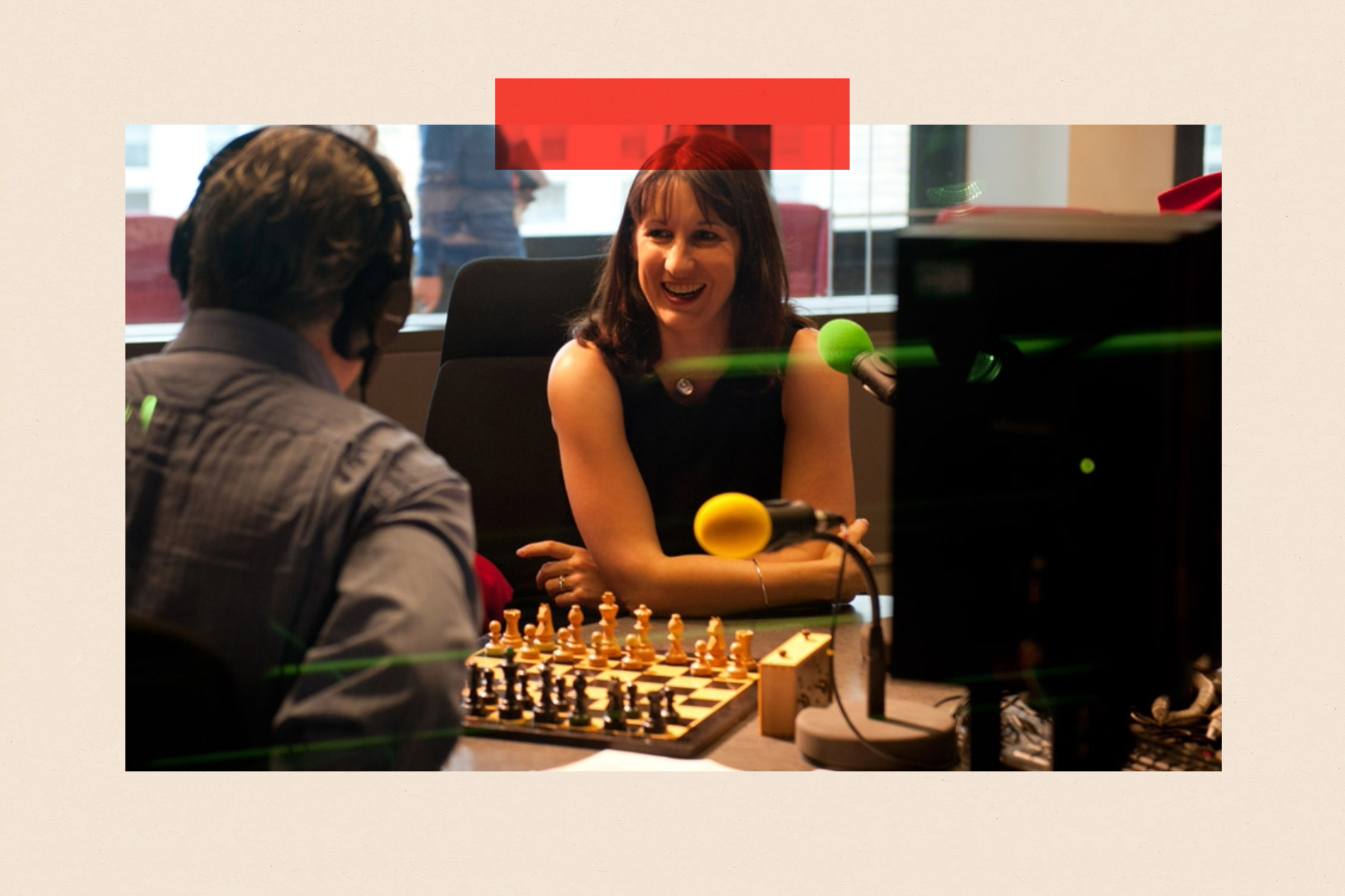 Rachel Reeves plays chess while interviewed by Dominic Lawson for 鶹Լ Radio 4's Across the Board