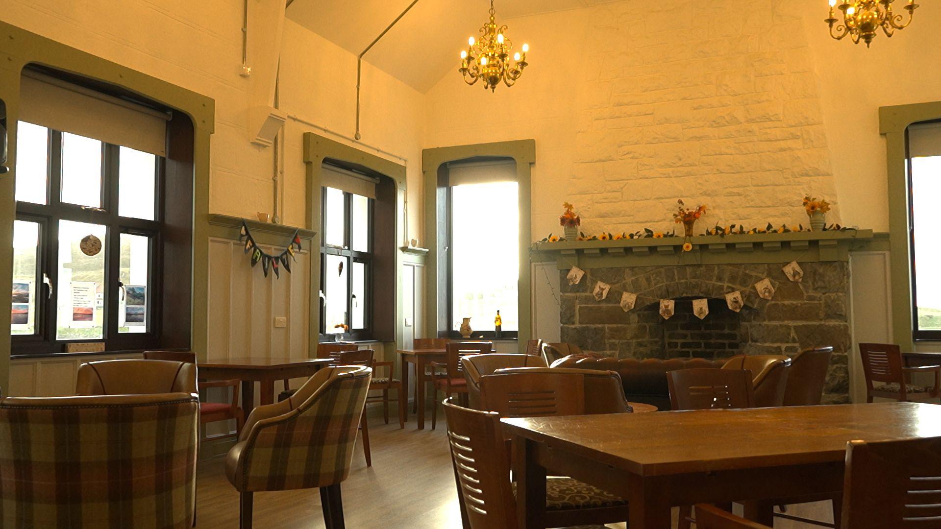 Taobh a-staigh Hub an t-Òib