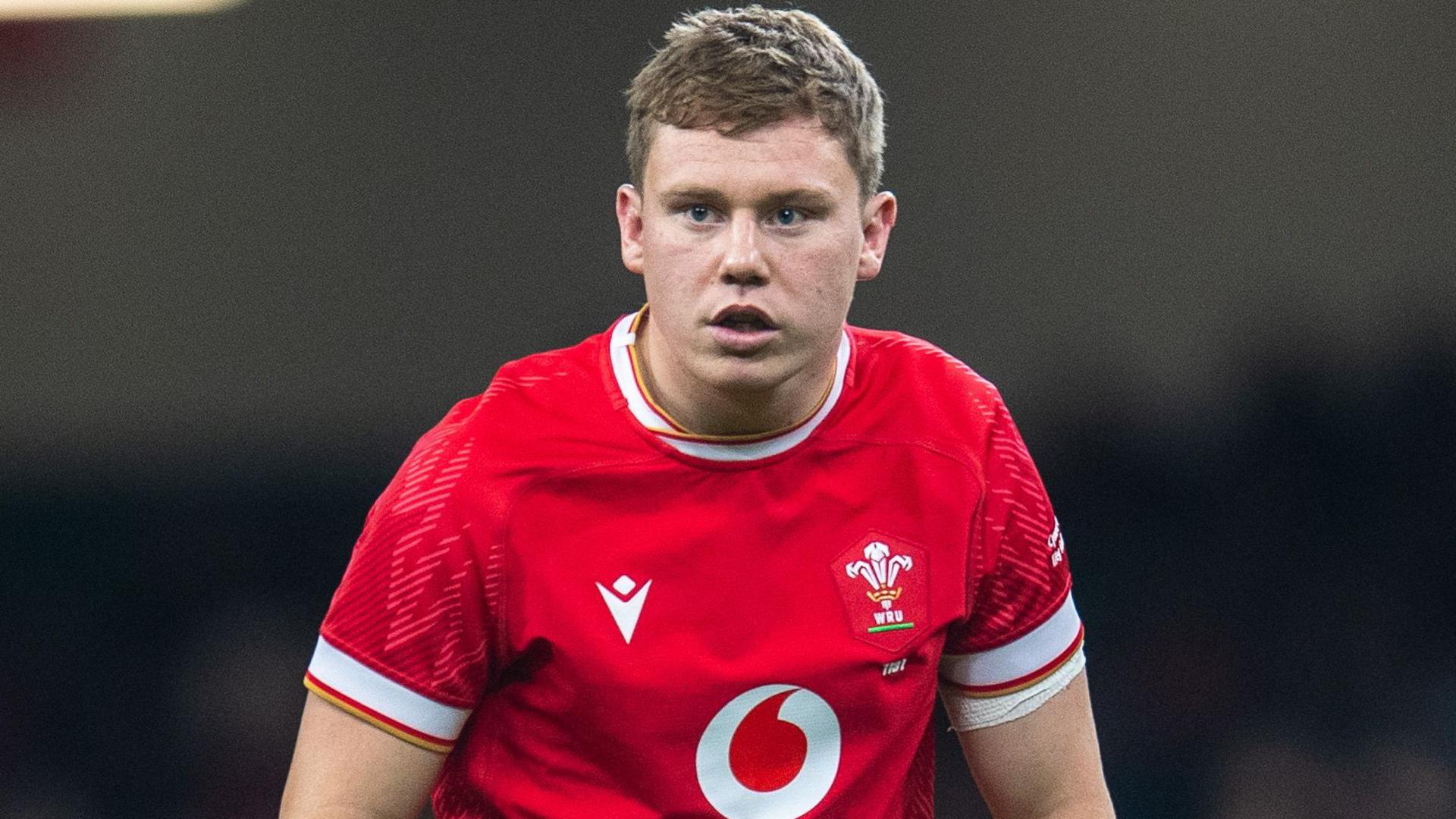 Scarlets fly-half Sam Costelow has played 19 internationals for Wales