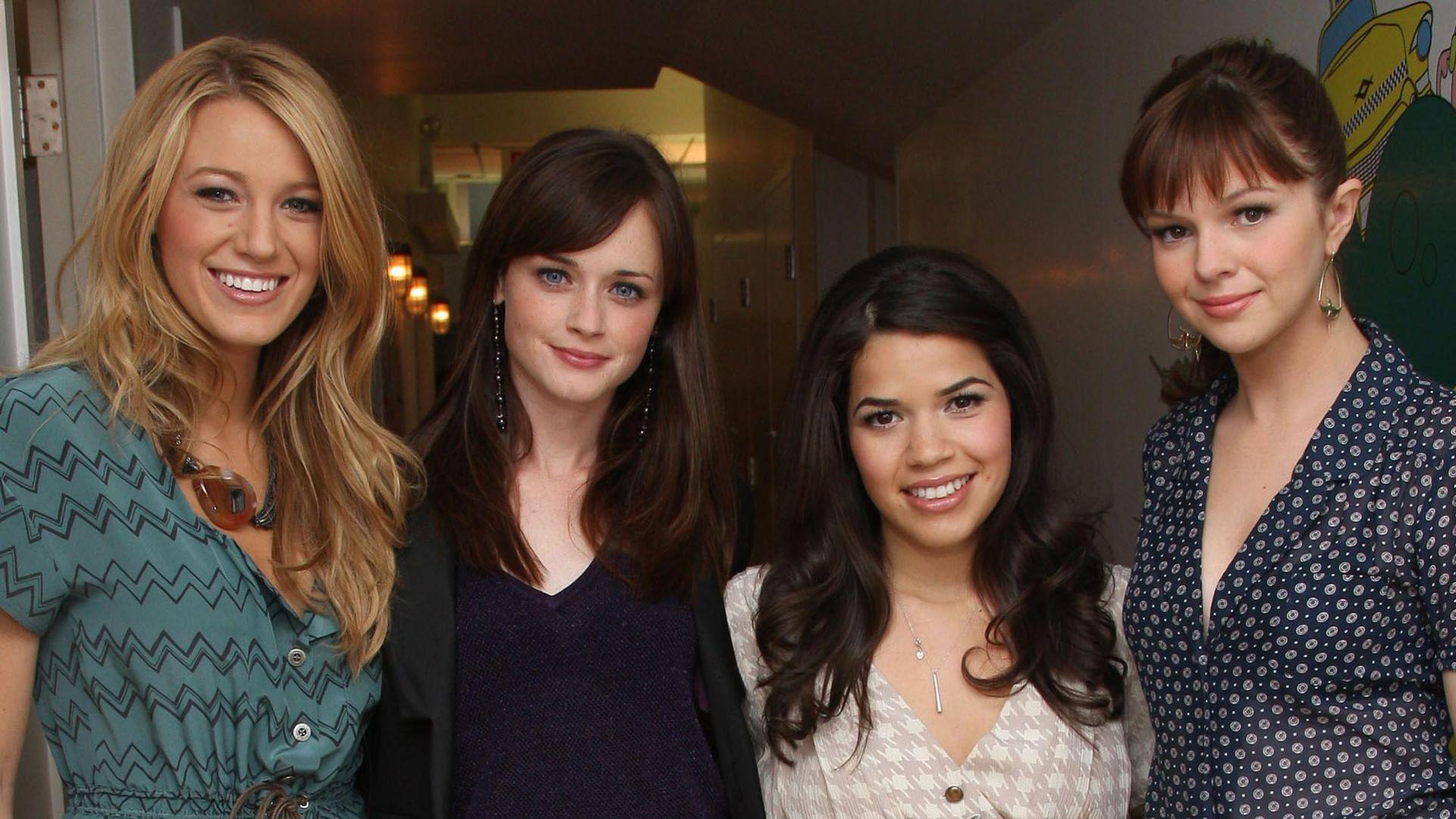 Blake Lively, Alexis Bledel, America Ferrara and Amber Tamblyn cosy up for a group photo at New York's MTV Studios in 2008