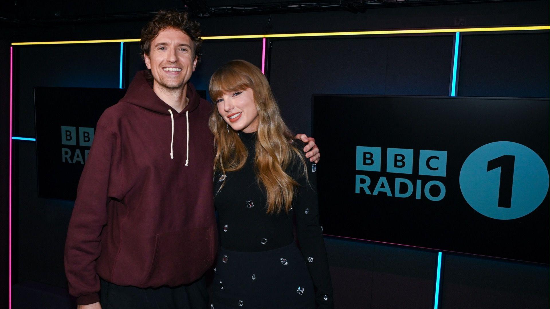 Greg James and Taylor Swift in the Radio 1 studio