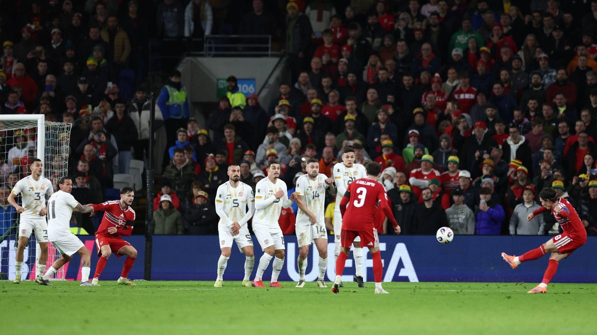 Harry Wilson yn sgorio