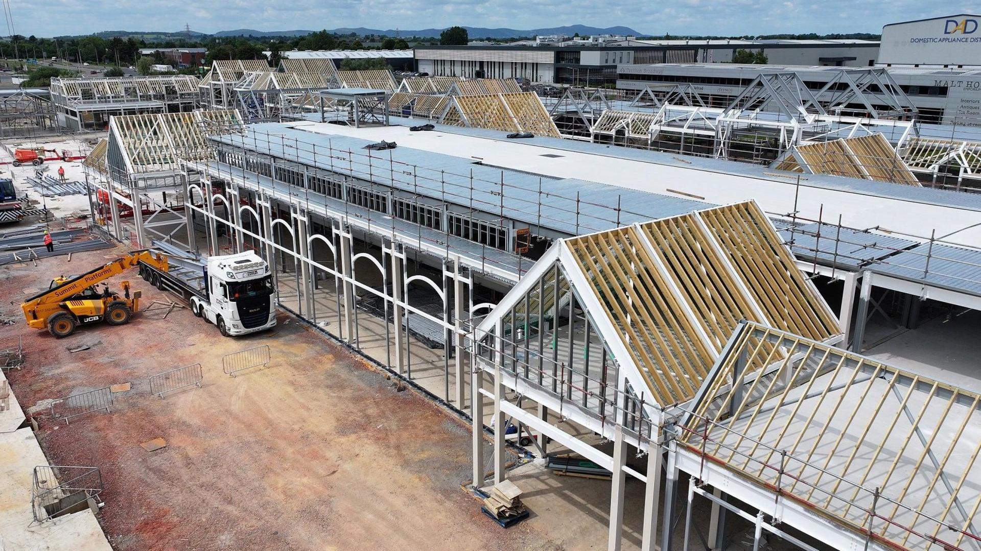 Steel frames up for Cotswolds Designer Outlet