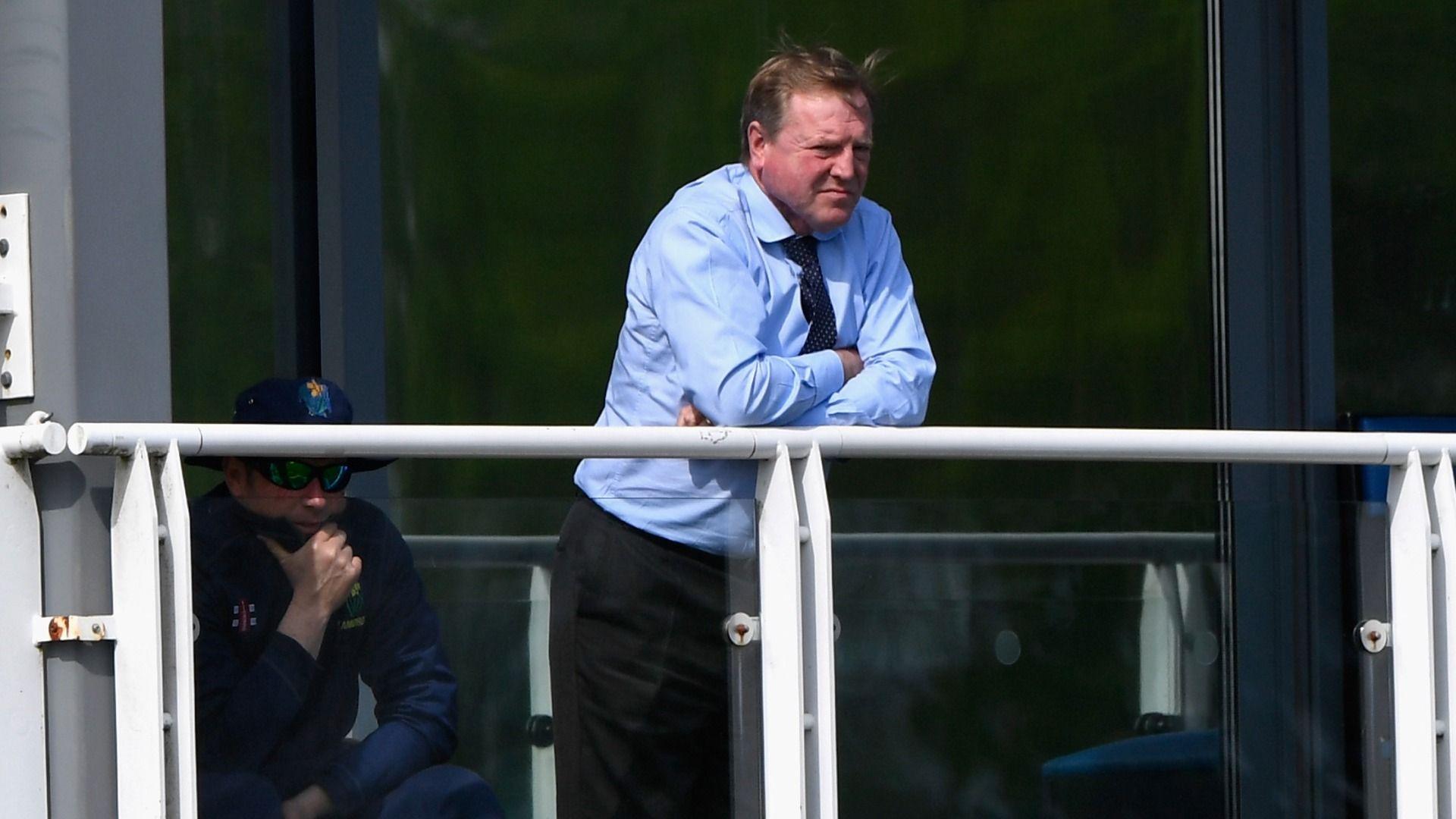 Hugh Morris yn gwylio gem Morgannwg