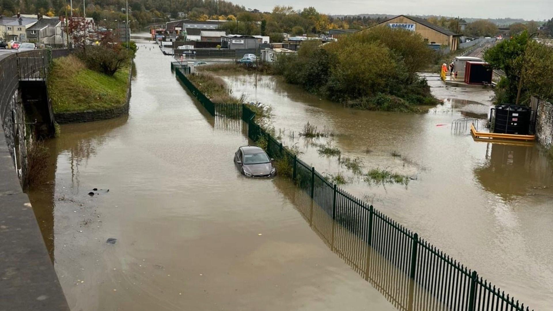 Llifogydd Caerfyrddin