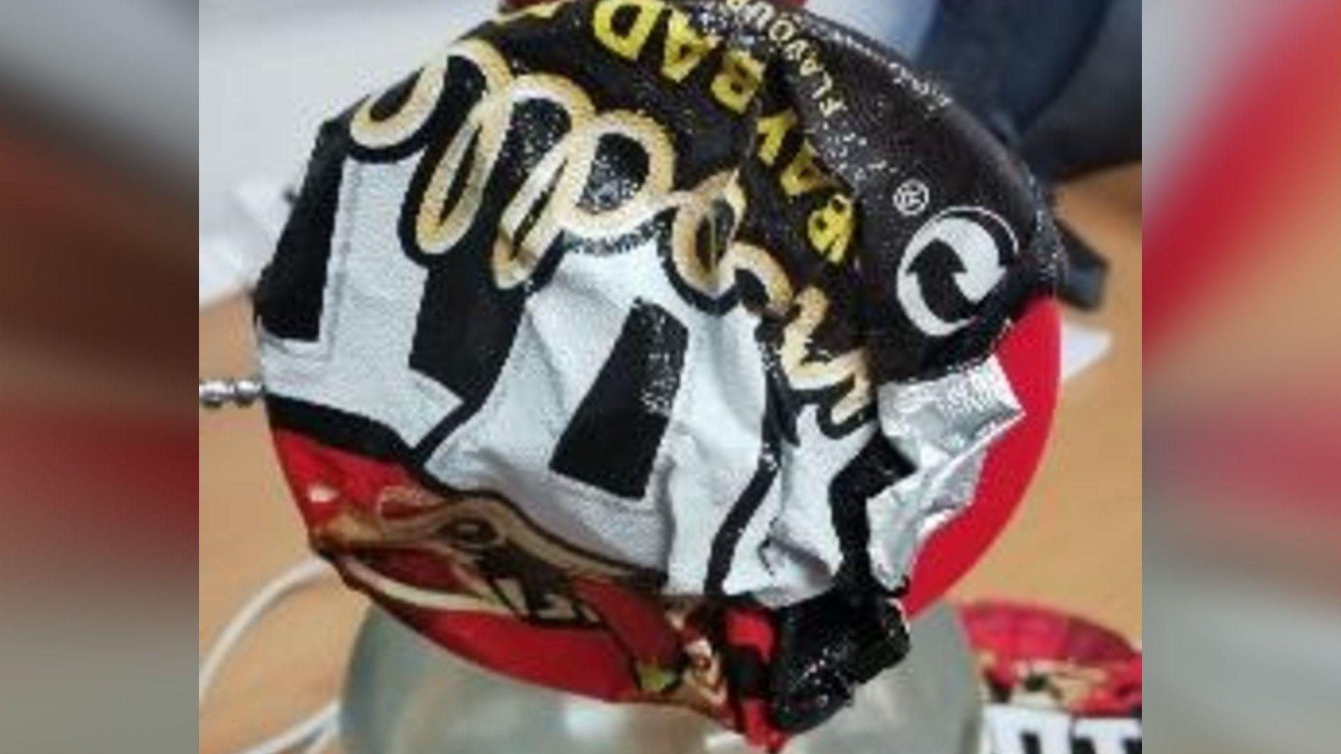 black and red pot noodle lid