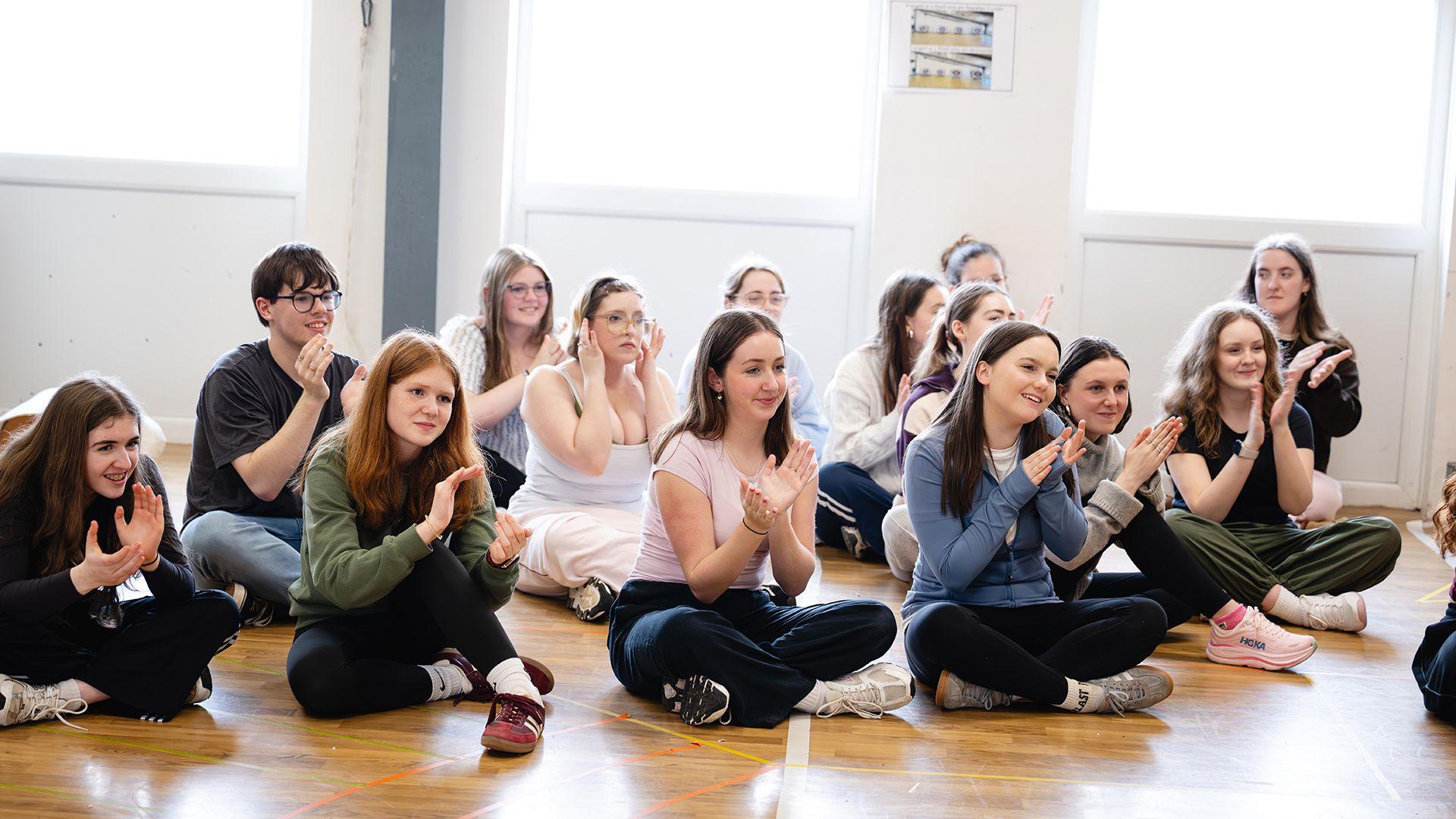 Actorion yn cymeradwyo