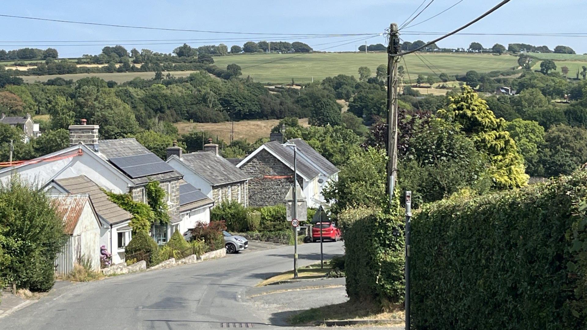 Pentref Mydroilyn