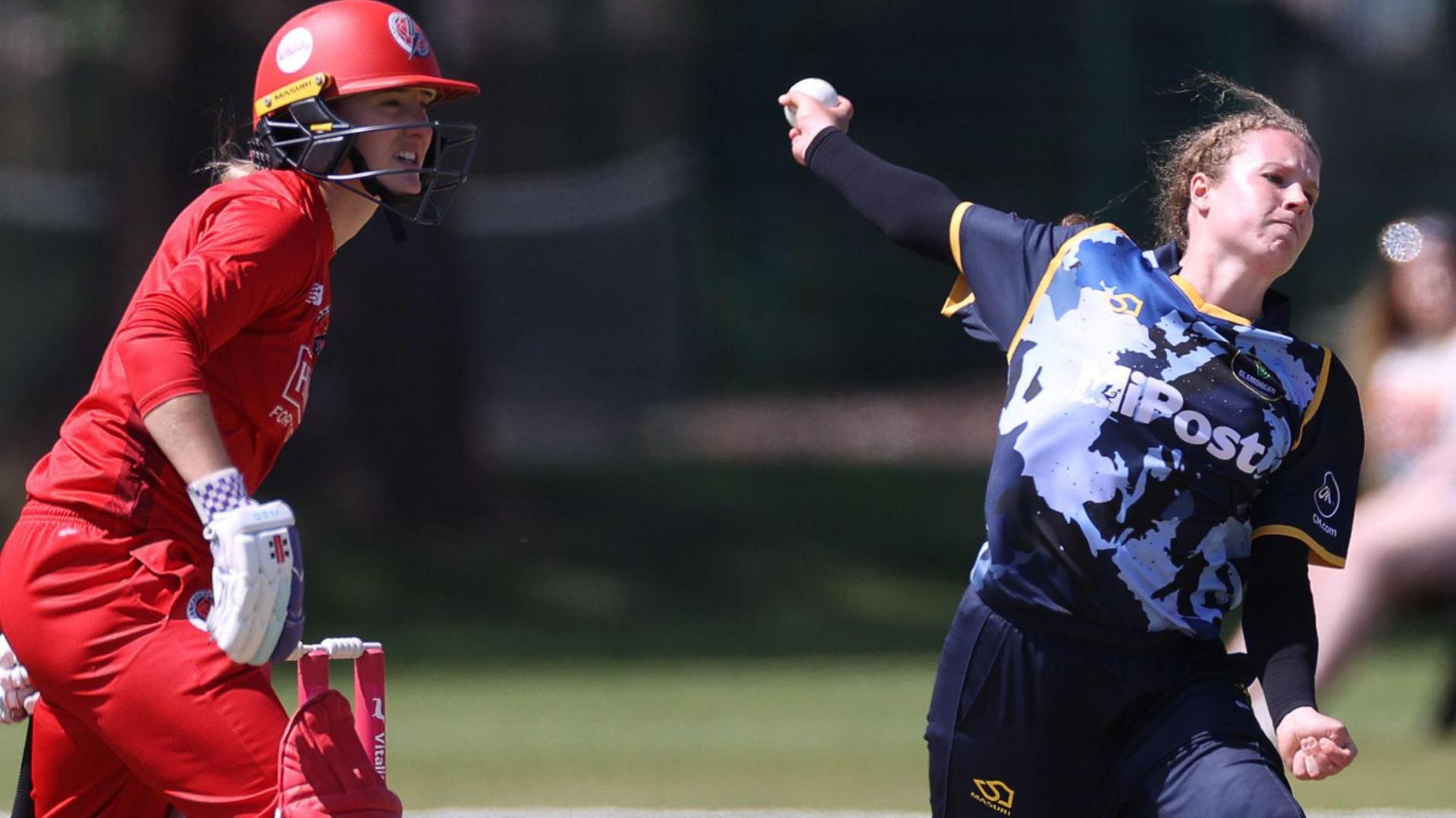 Emily Burke of Glamorgan bowling