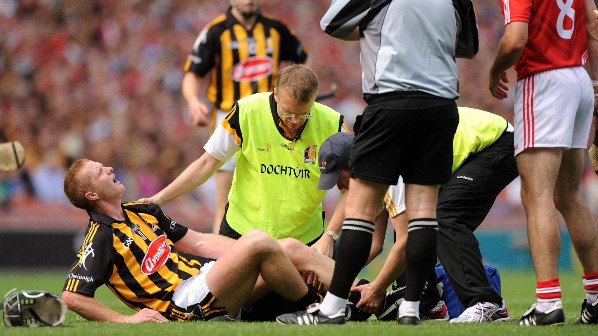 Henry Shefflin injured