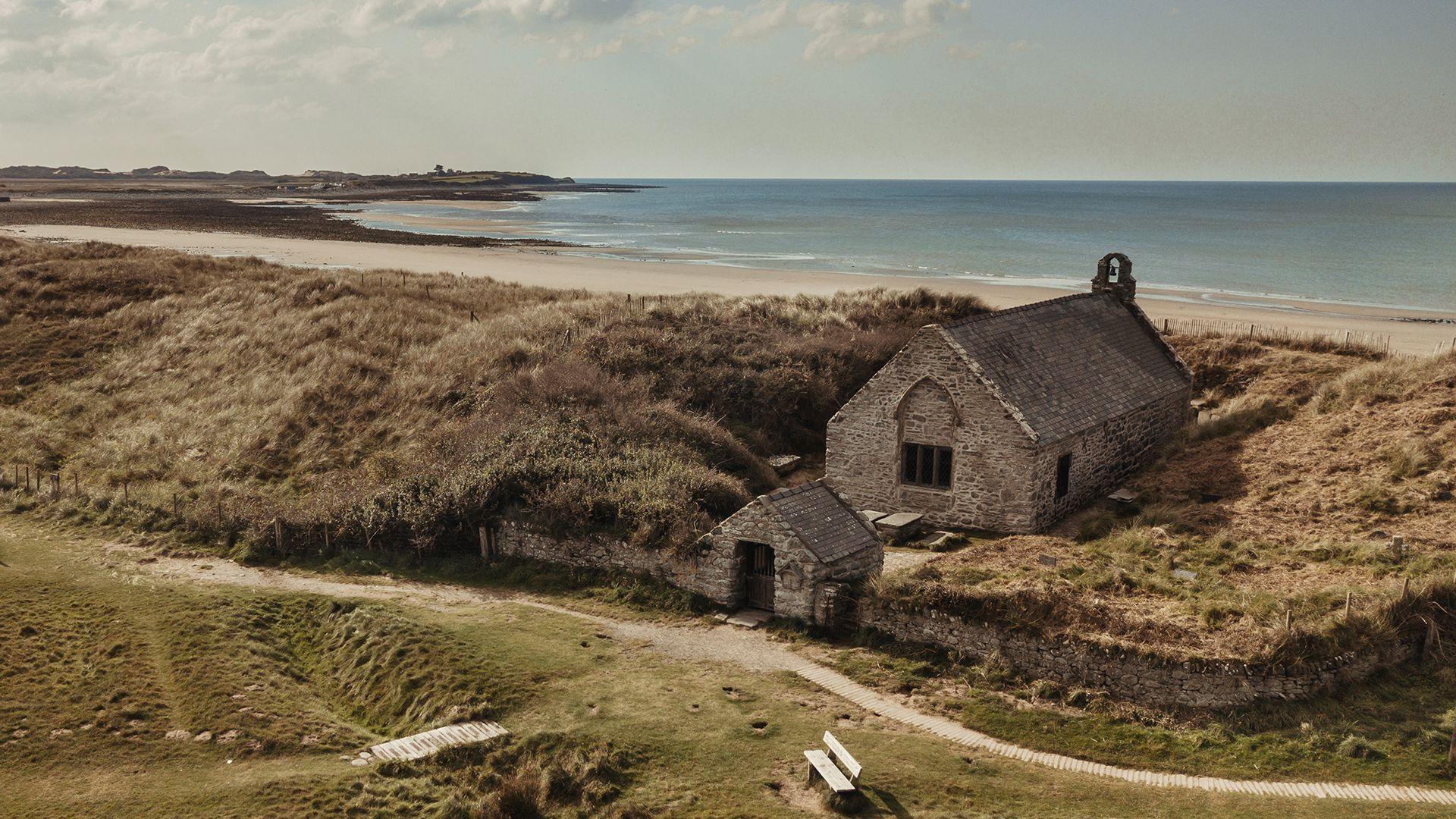 Eglwys Llandanwg