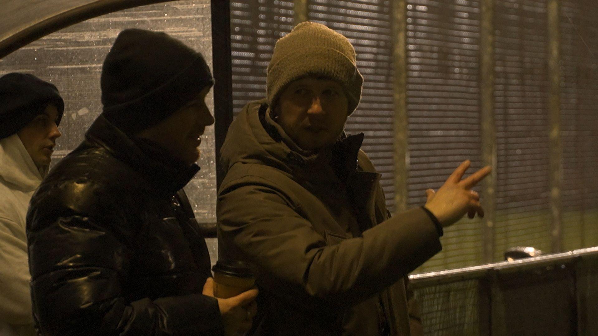 Colin George agus coidse an sguad, Scott Greumach.