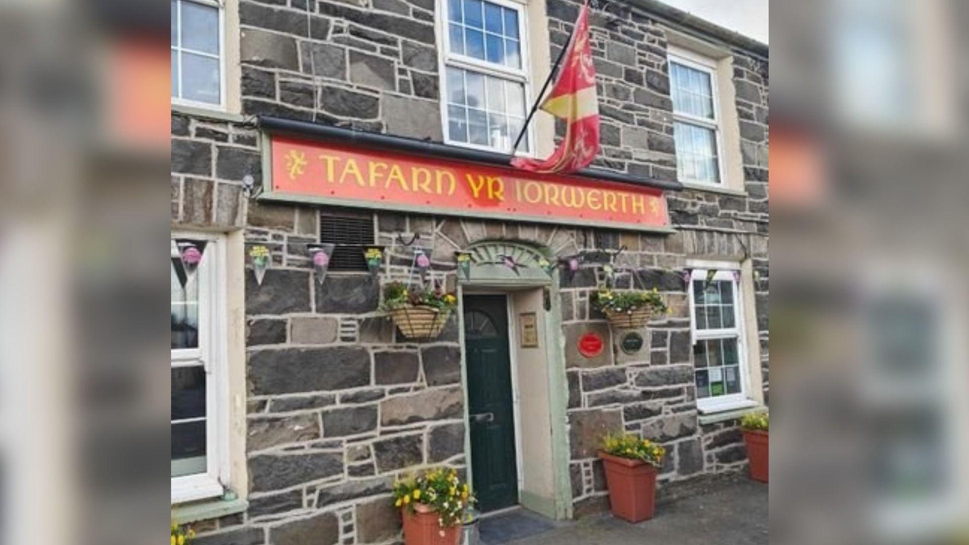 Llun o dafarn yr Iorwerth