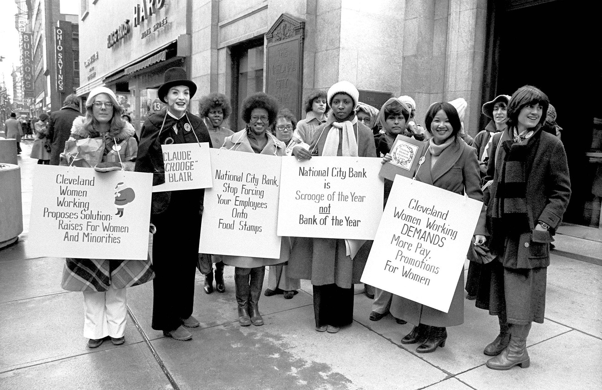 9to5 Cleveland holds an action in protest of National City Bank