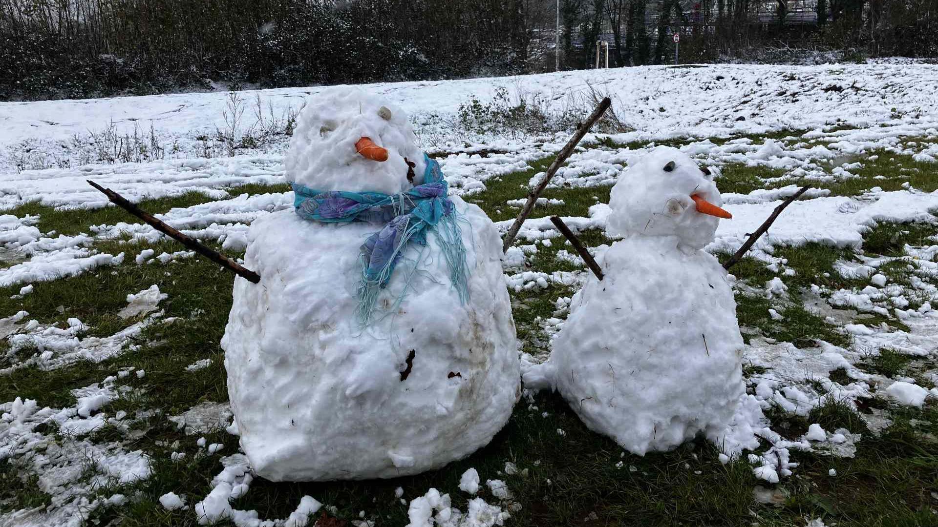 A photo of snowmen