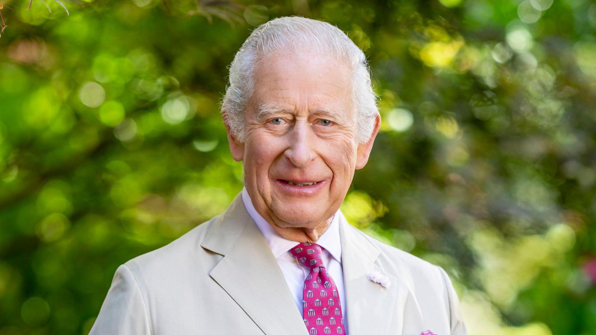 King Charles head and shoulders
