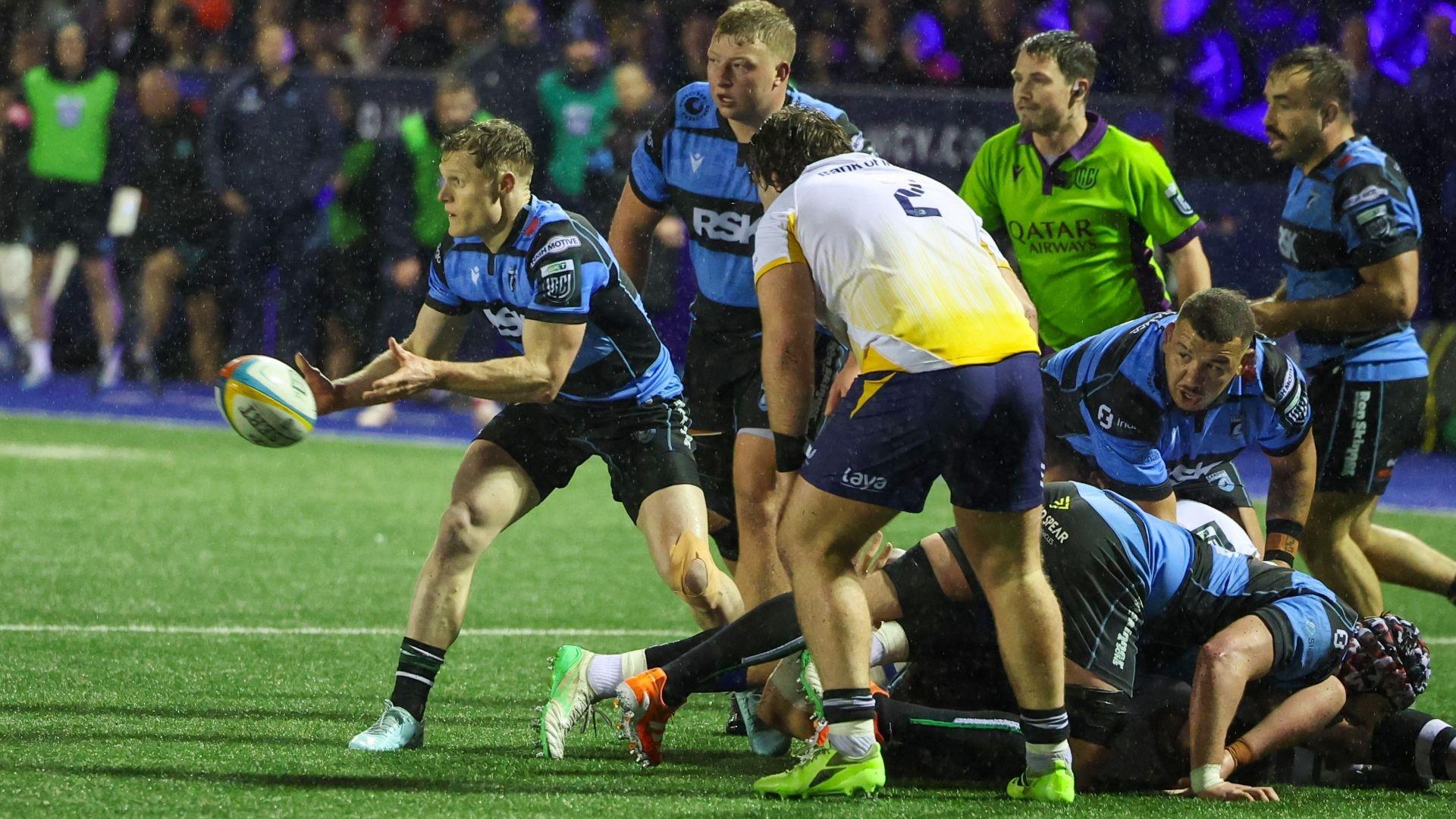  Aled Davies yn pasio