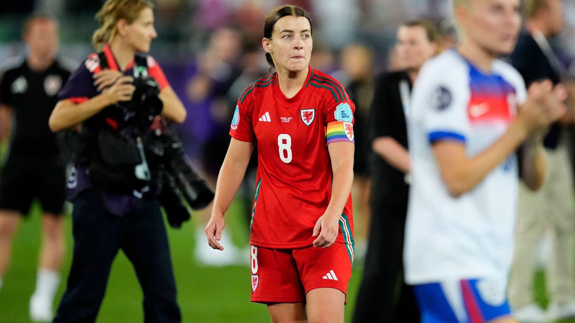 Llun o Angharad James