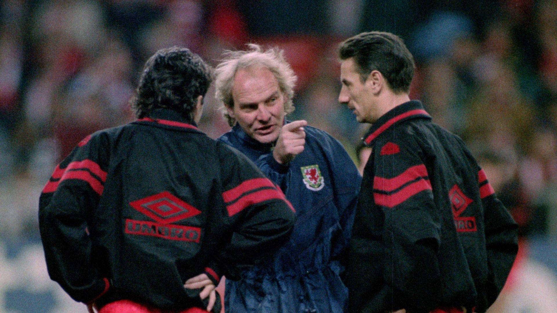 Terry Yorath, Dean Saunders ac Ian Rush