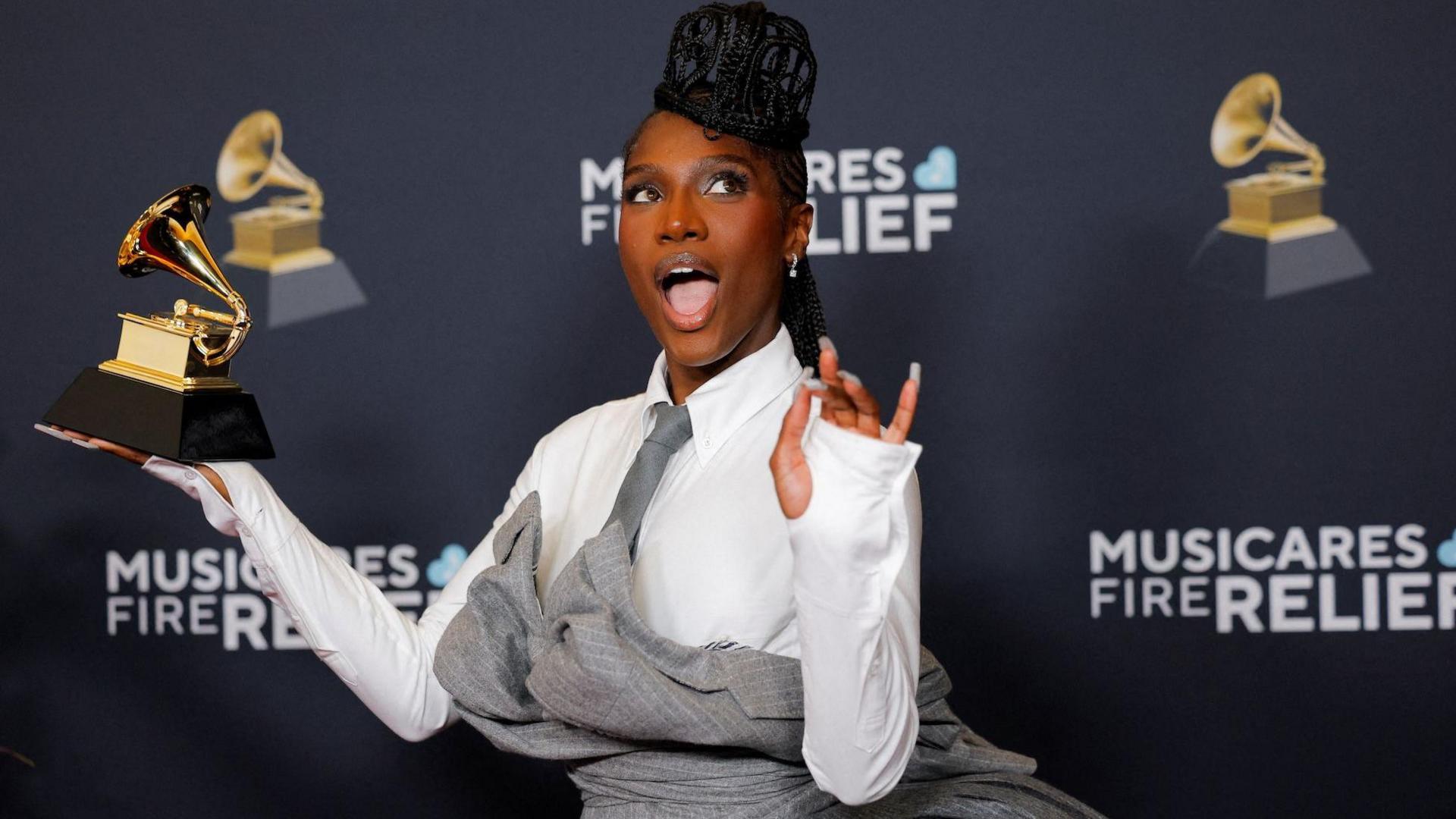 Doechii holds her Grammy Award