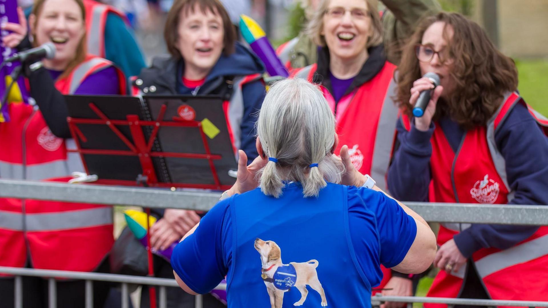 The Singing Striders at the London Marathon today