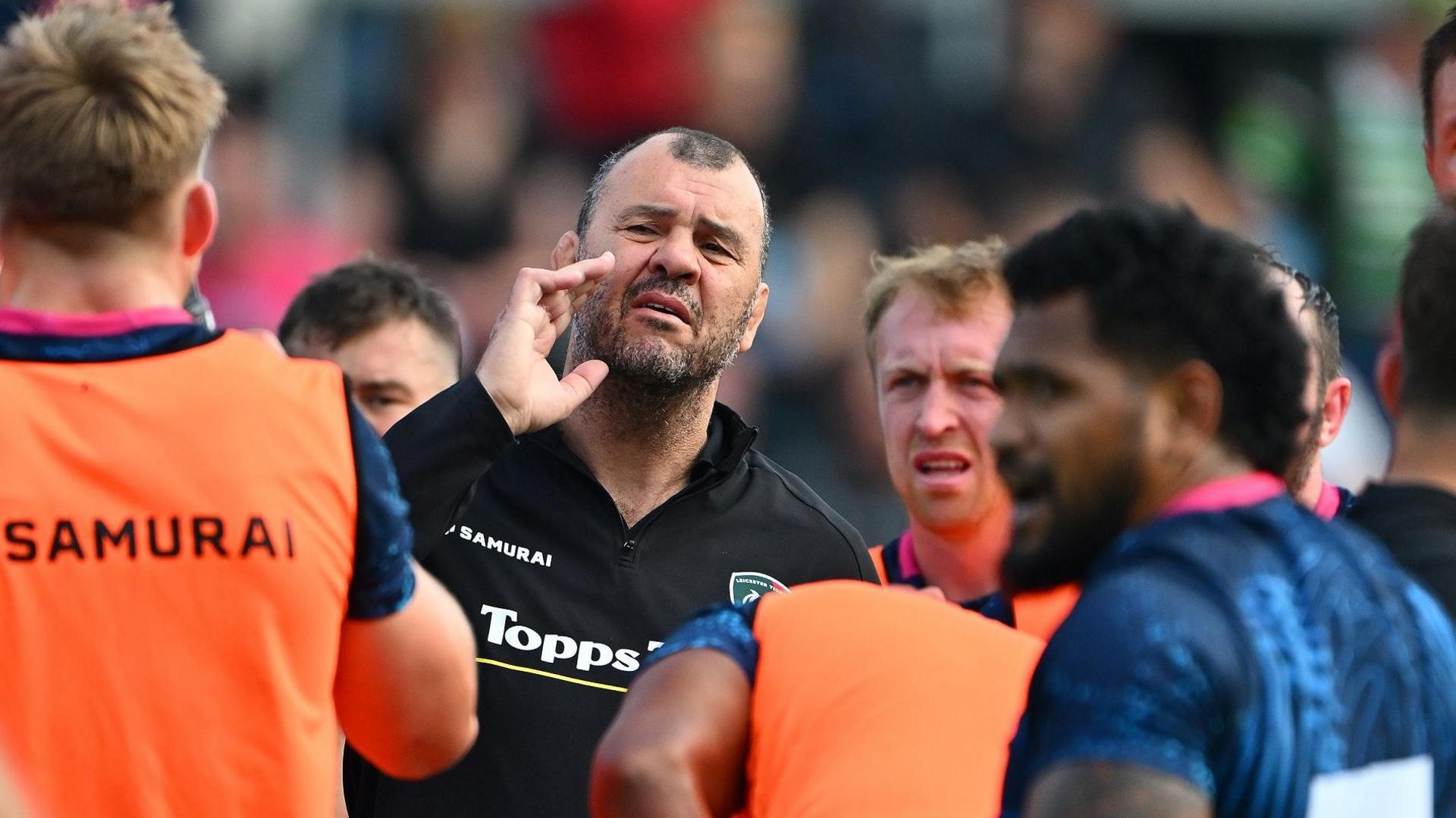 Michael Cheika speaks to his Leicester Tigers players